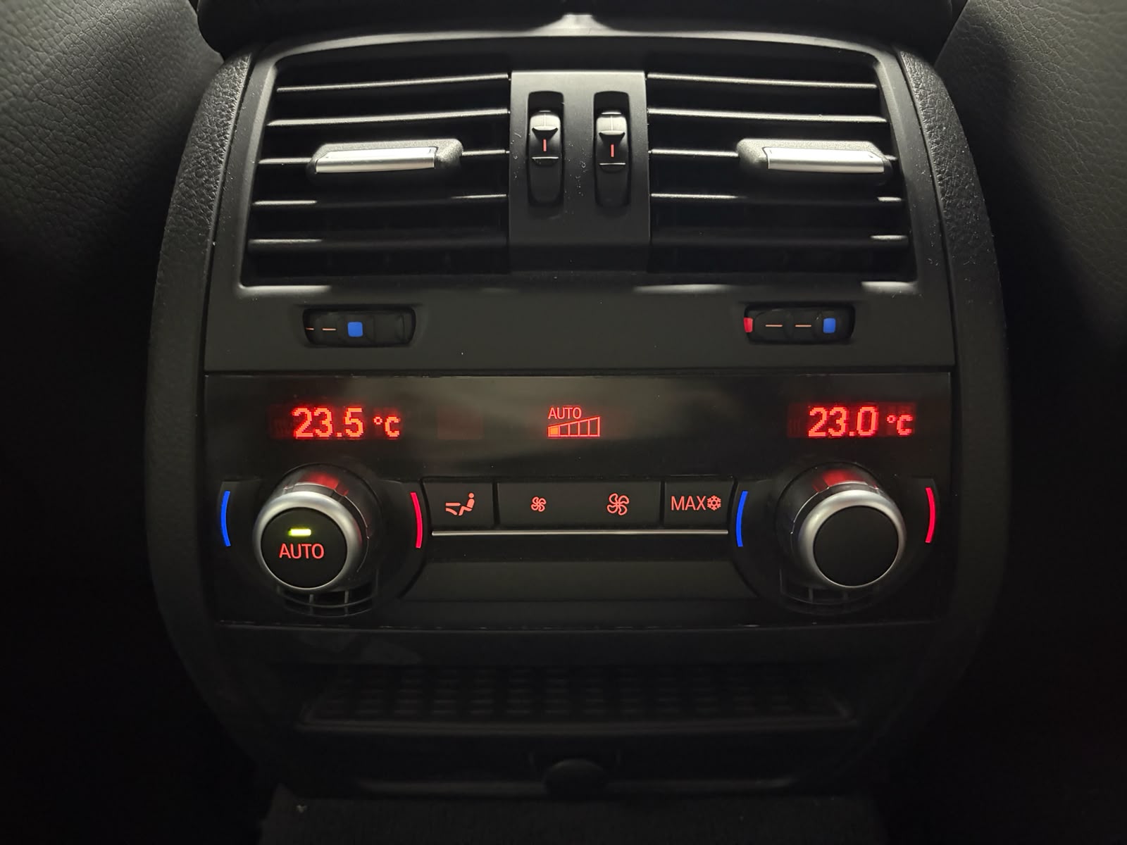 BMW 530d xDrive Touring Steptronic-image-15