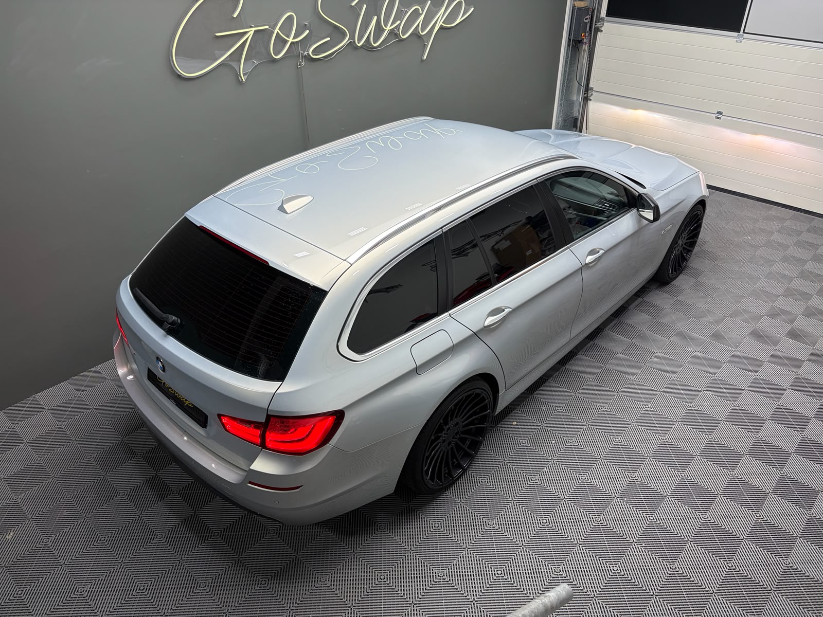 BMW 530d xDrive Touring Steptronic-image-4