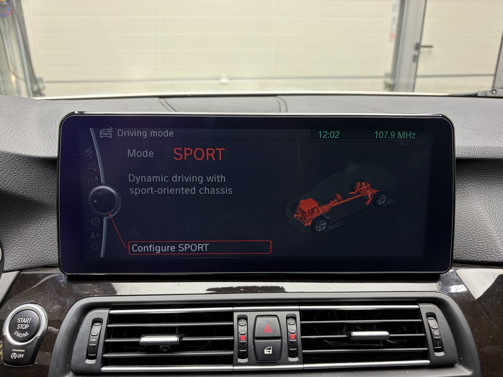BMW 530d xDrive Touring Steptronic-image-24