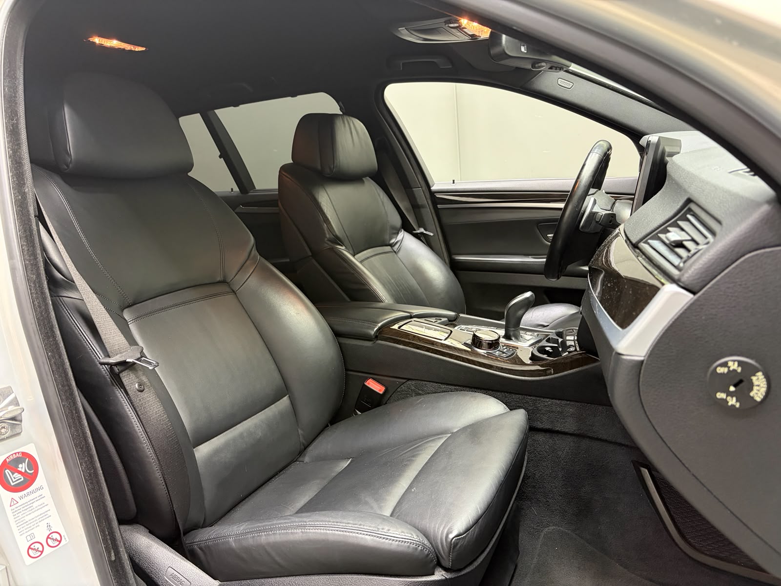 BMW 530d xDrive Touring Steptronic-image-12