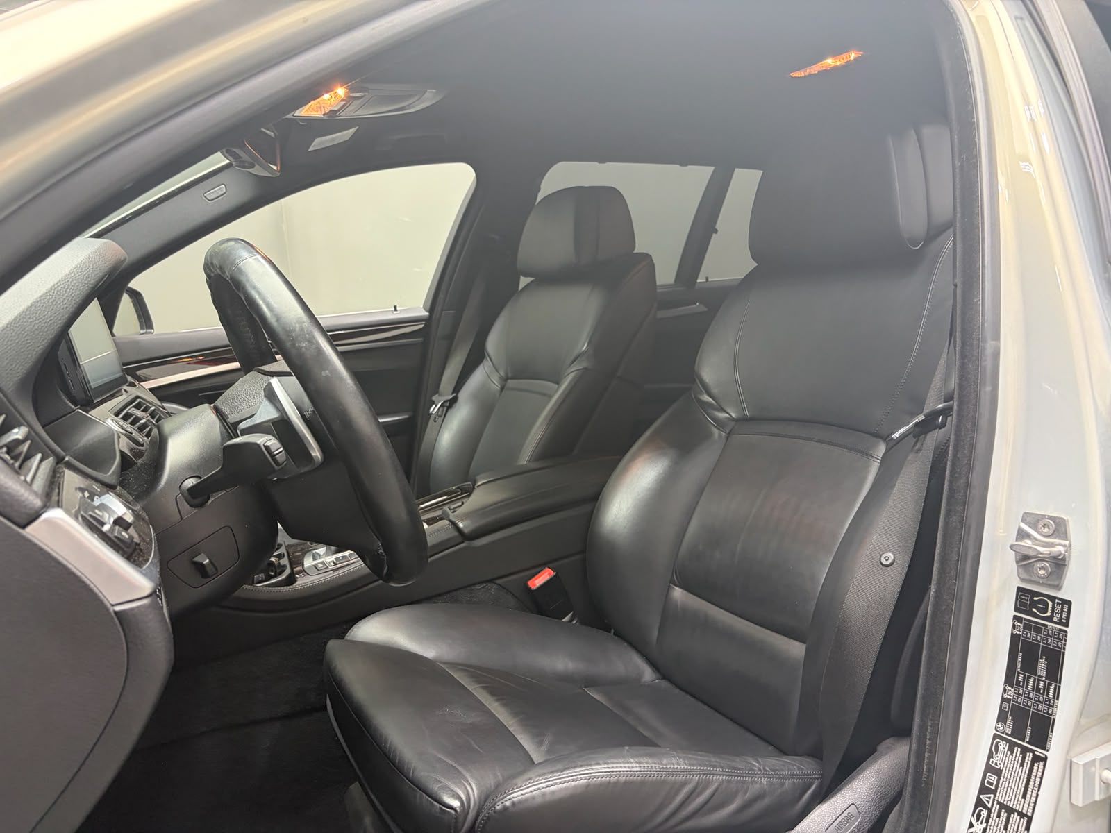 BMW 530d xDrive Touring Steptronic-image-9