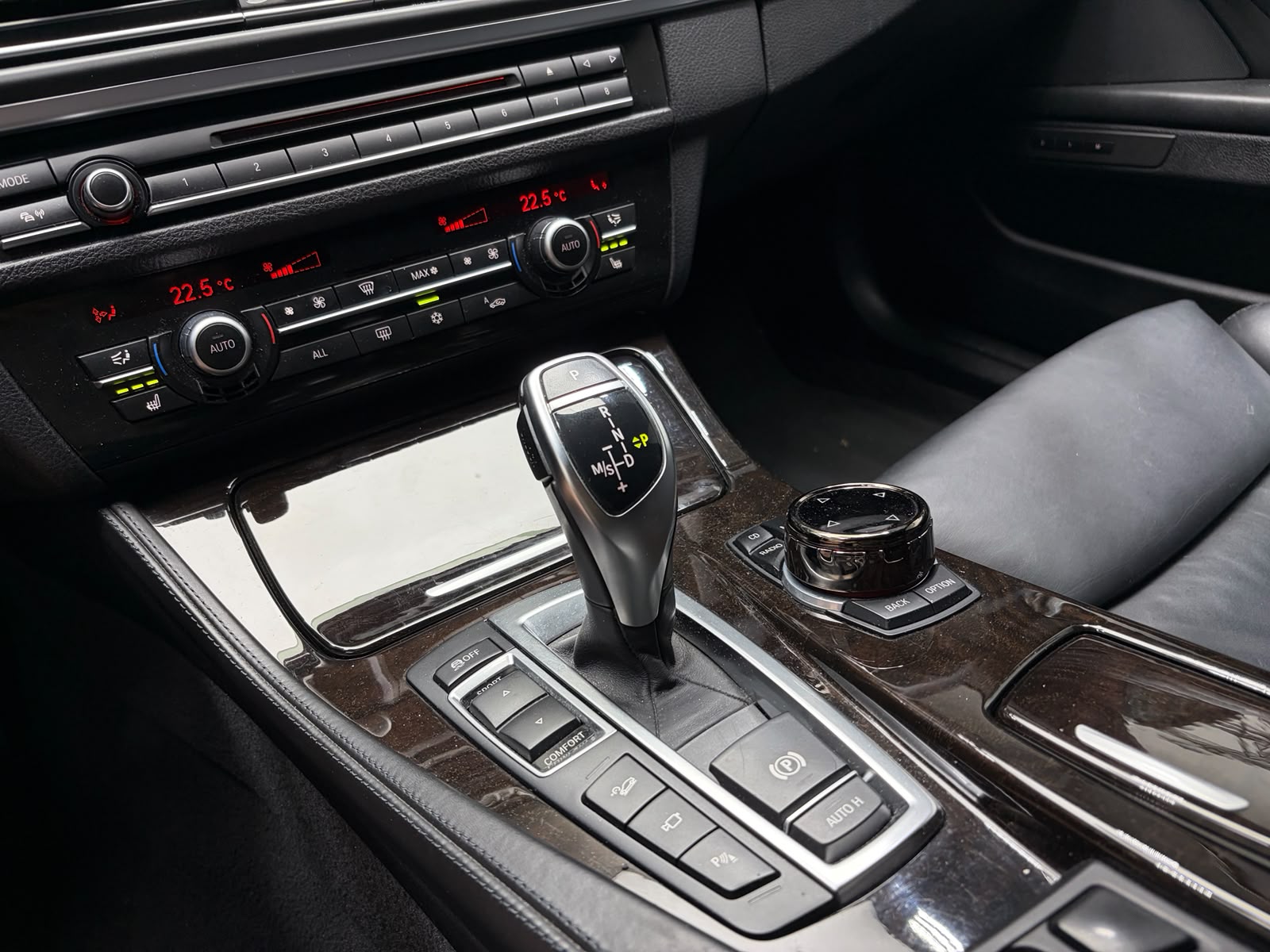 BMW 530d xDrive Touring Steptronic-image-27