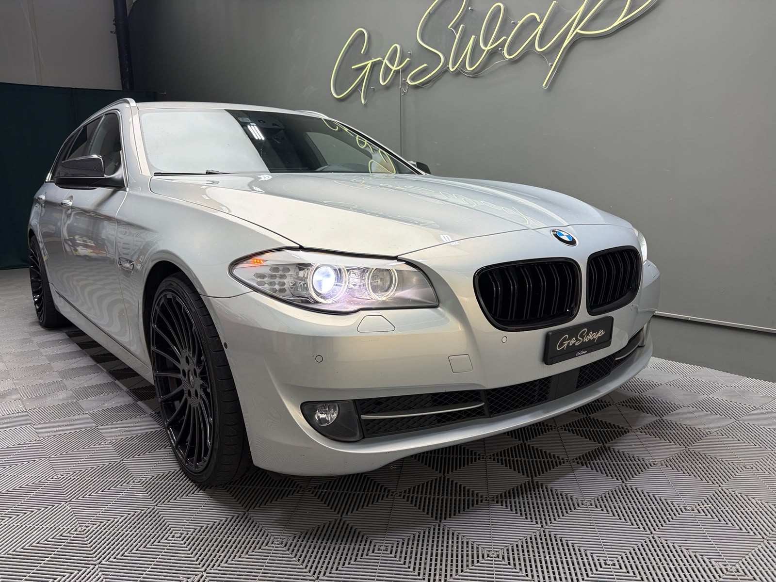 BMW 530d xDrive Touring Steptronic-image-1