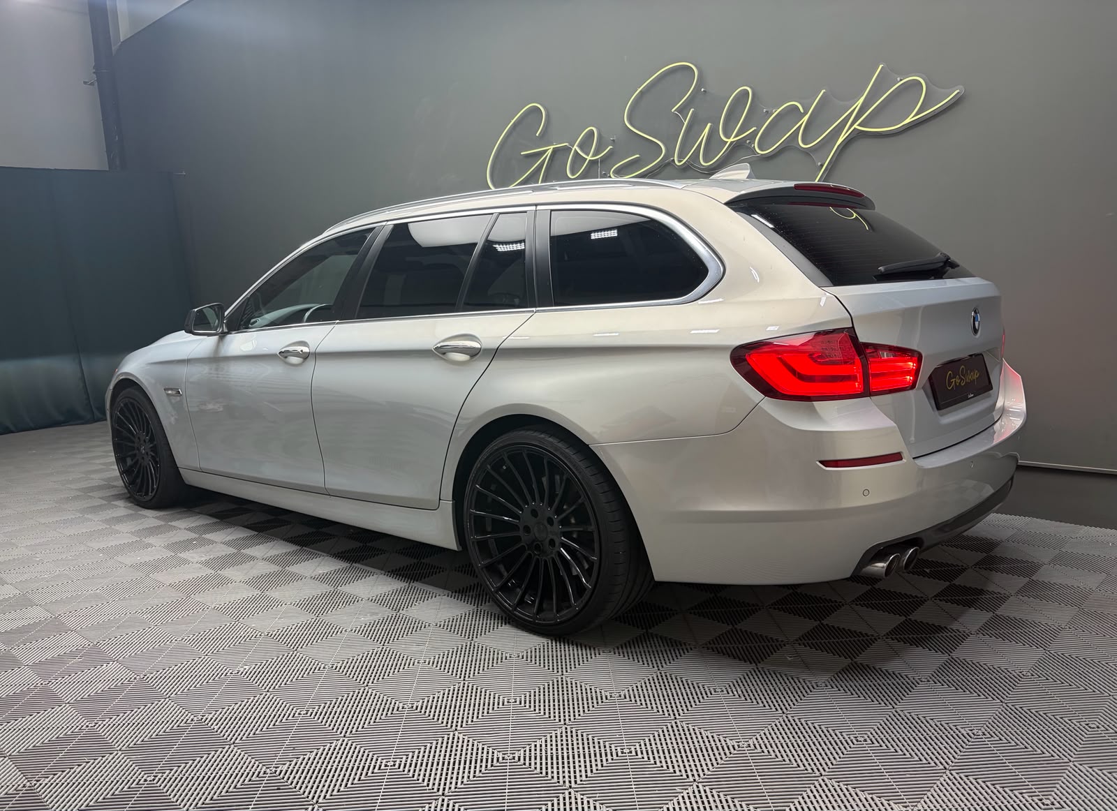 BMW 530d xDrive Touring Steptronic-image-7