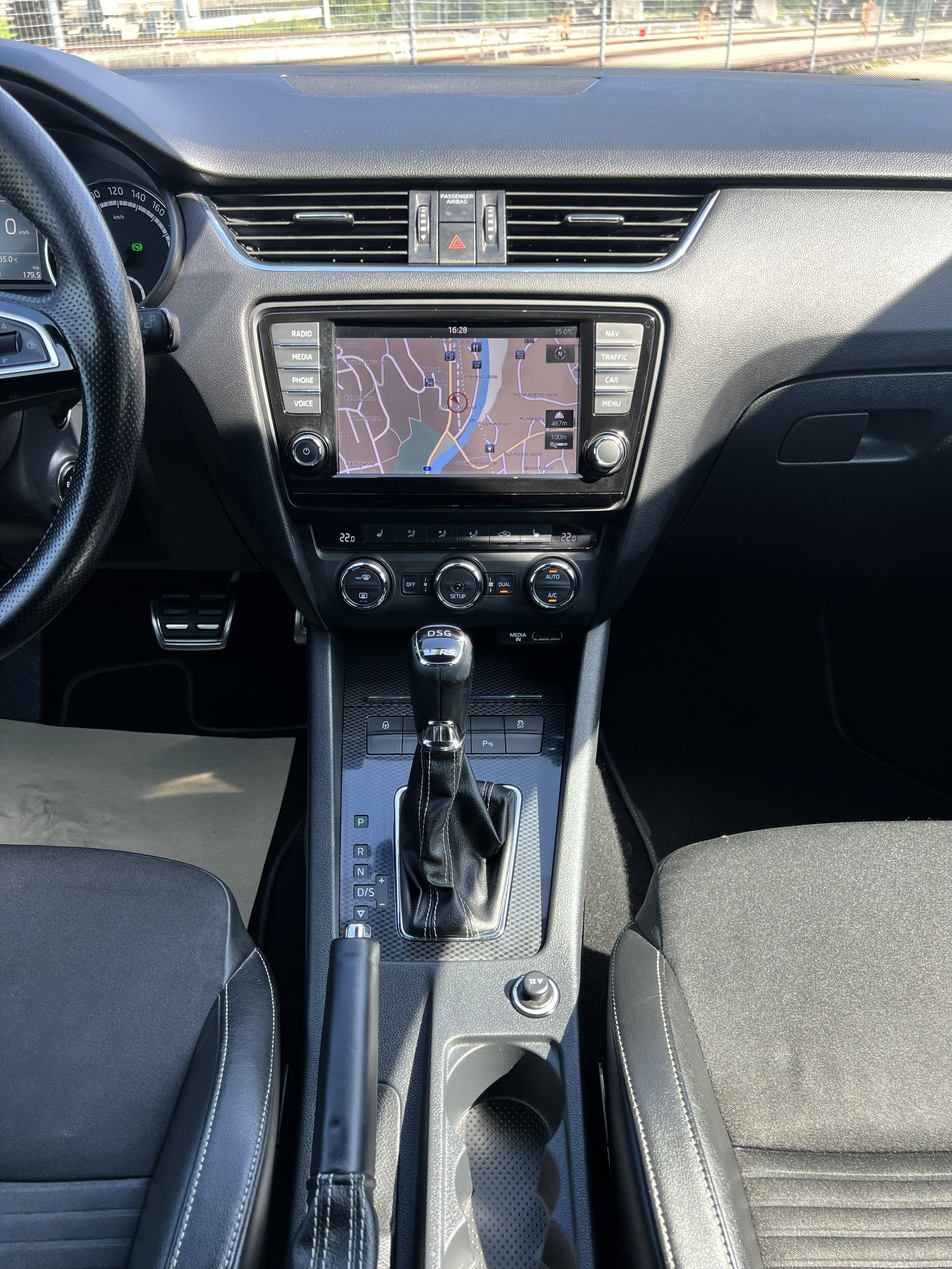 SKODA Octavia Combi 2.0 TSI RS DSG-image-19