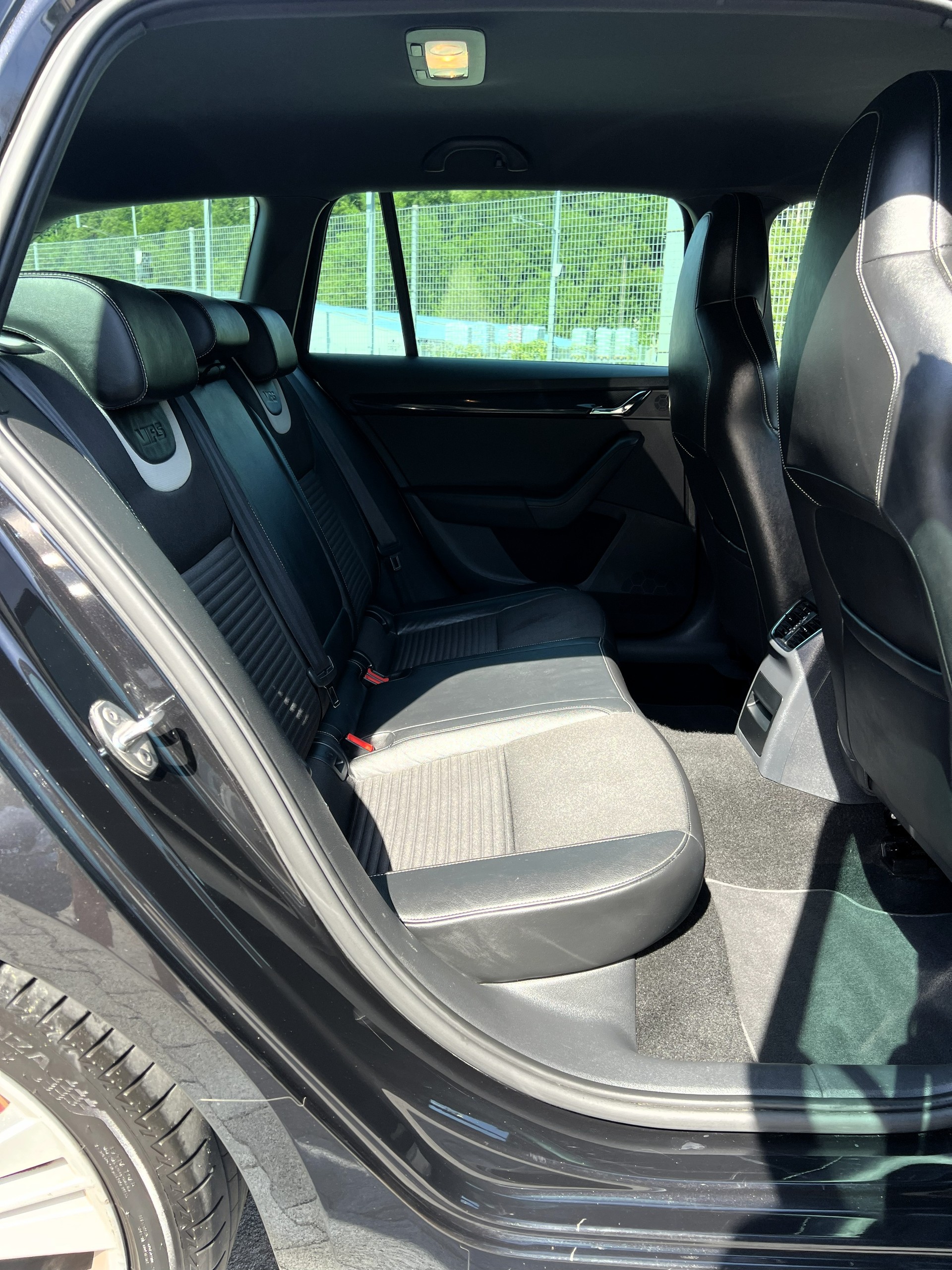 SKODA Octavia Combi 2.0 TSI RS DSG-image-12