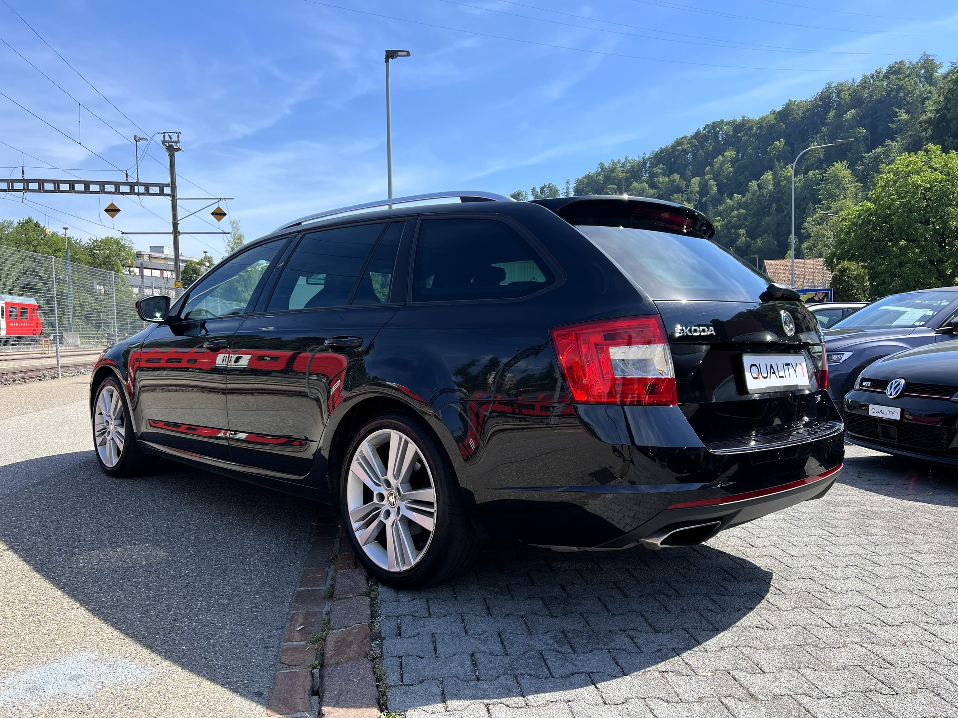 SKODA Octavia Combi 2.0 TSI RS DSG-image-2
