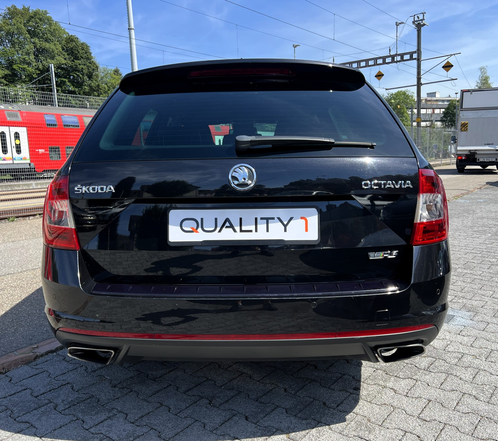 SKODA Octavia Combi 2.0 TSI RS DSG-image-3