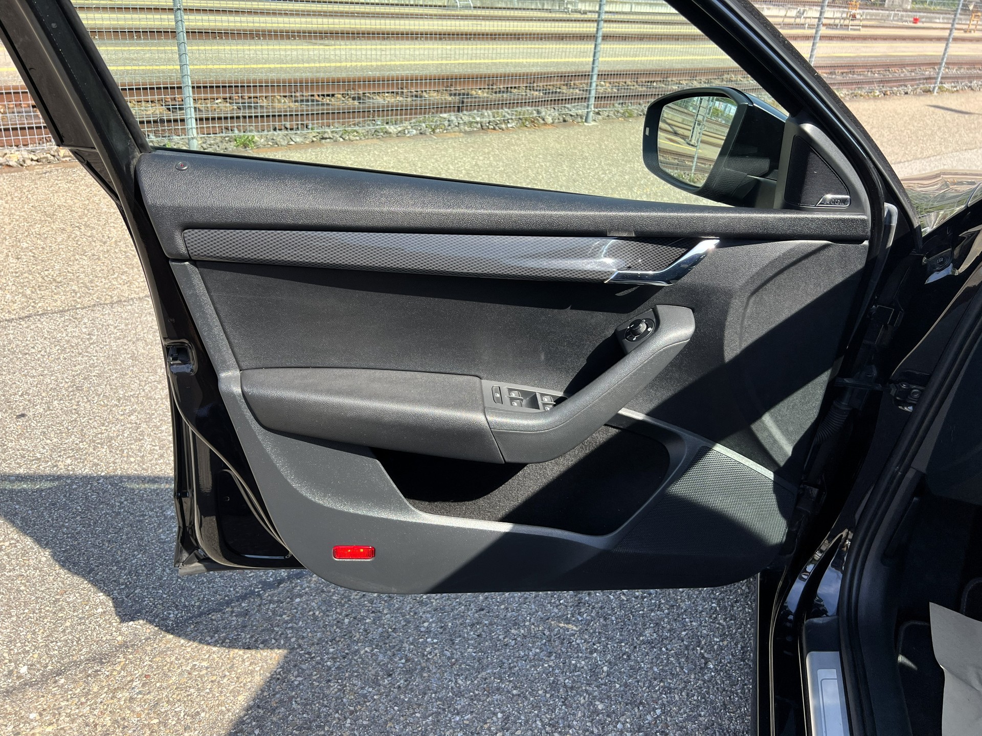 SKODA Octavia Combi 2.0 TSI RS DSG-image-18