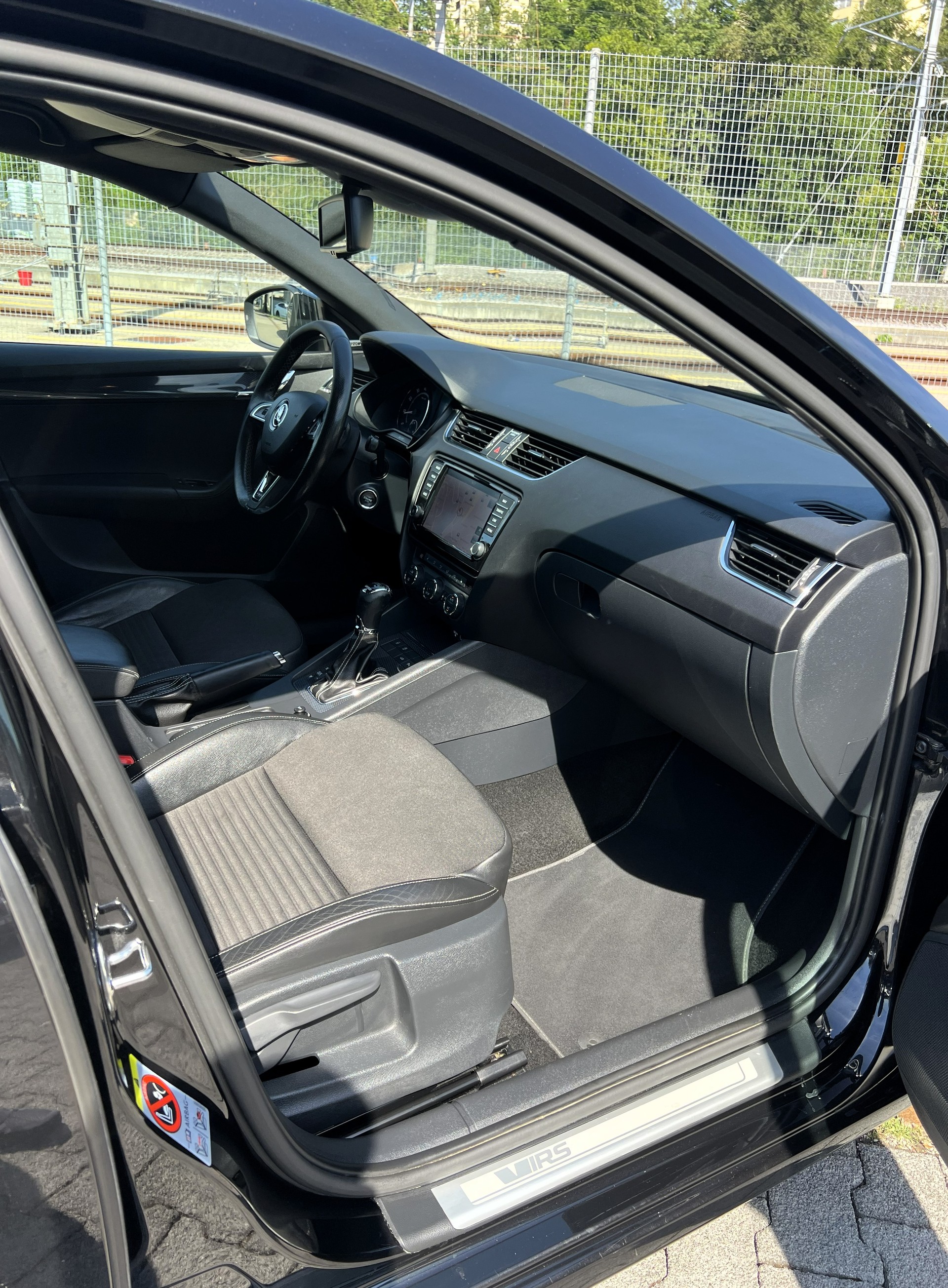 SKODA Octavia Combi 2.0 TSI RS DSG-image-13