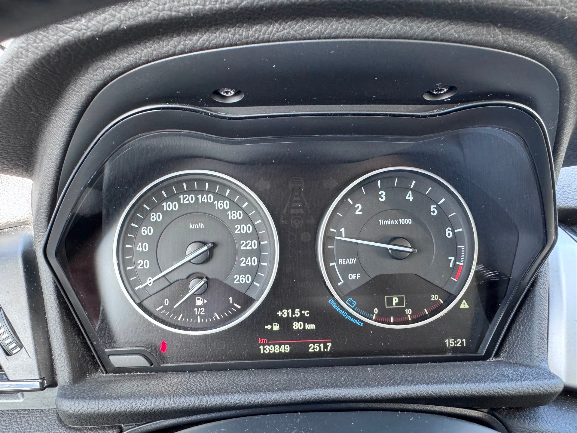 BMW 220i Active Tourer Steptronic-image-6