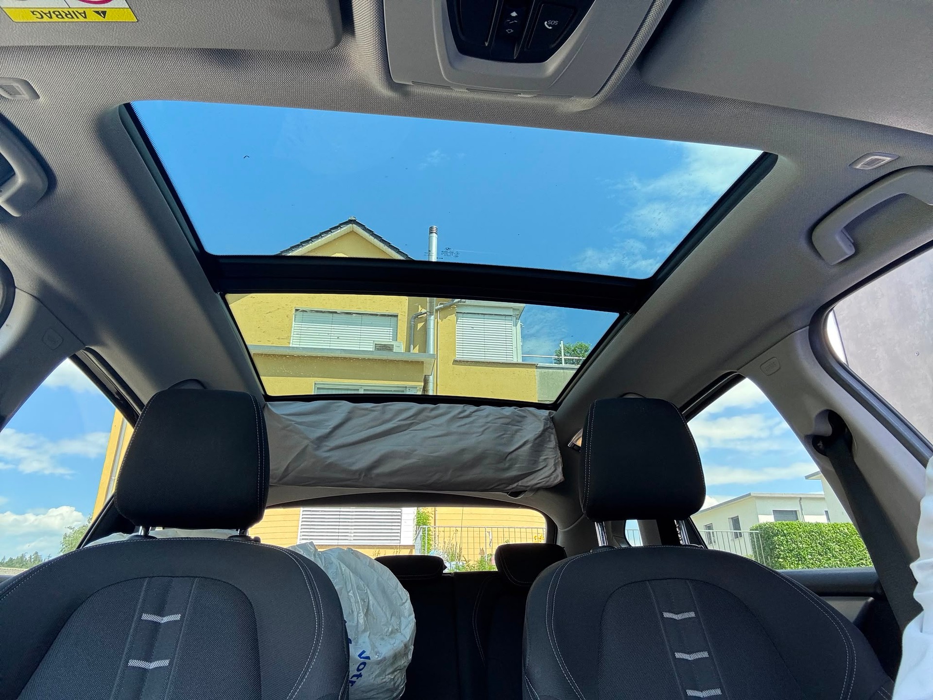 BMW 220i Active Tourer Steptronic-image-11