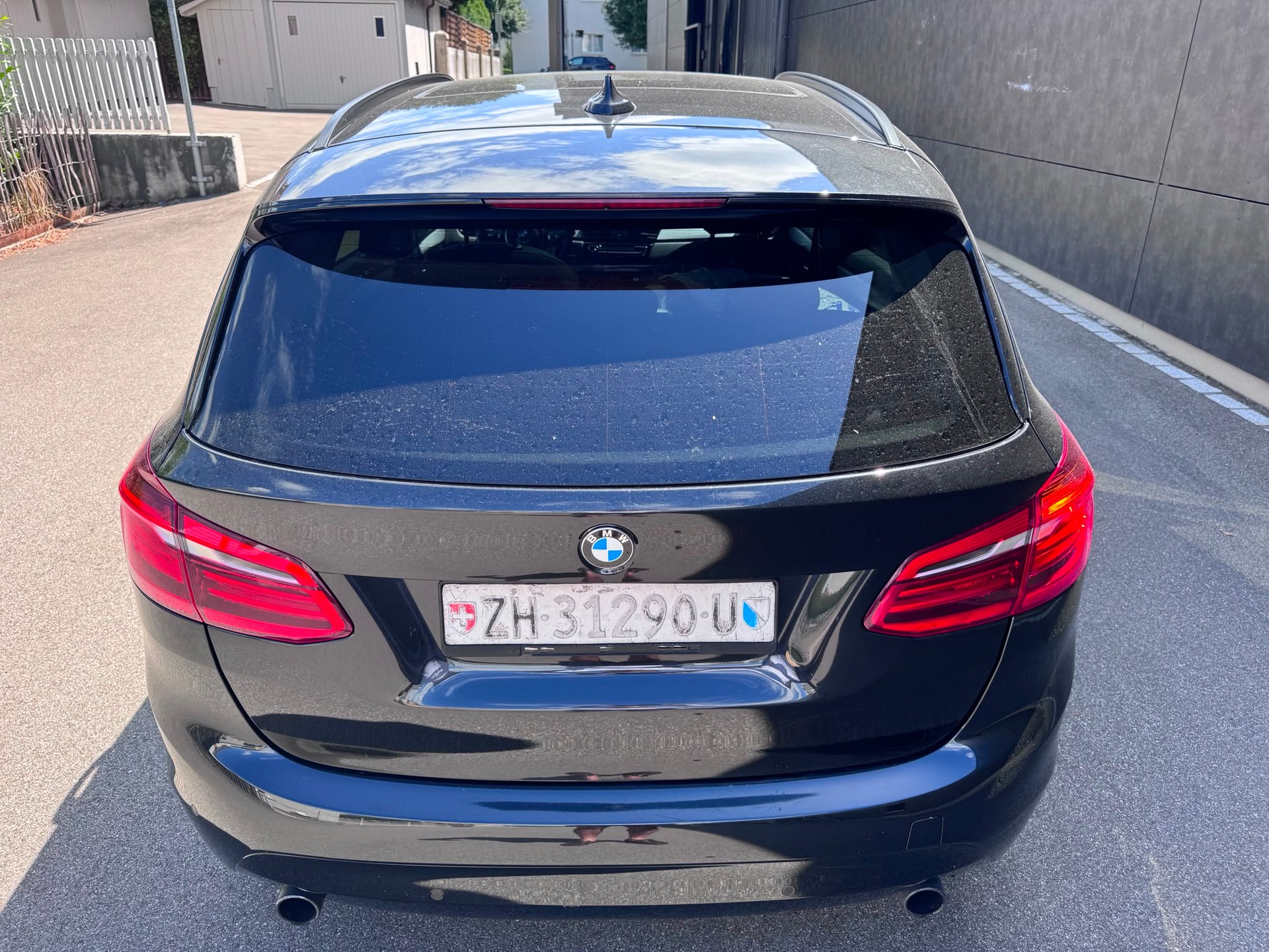 BMW 220i Active Tourer Steptronic-image-4