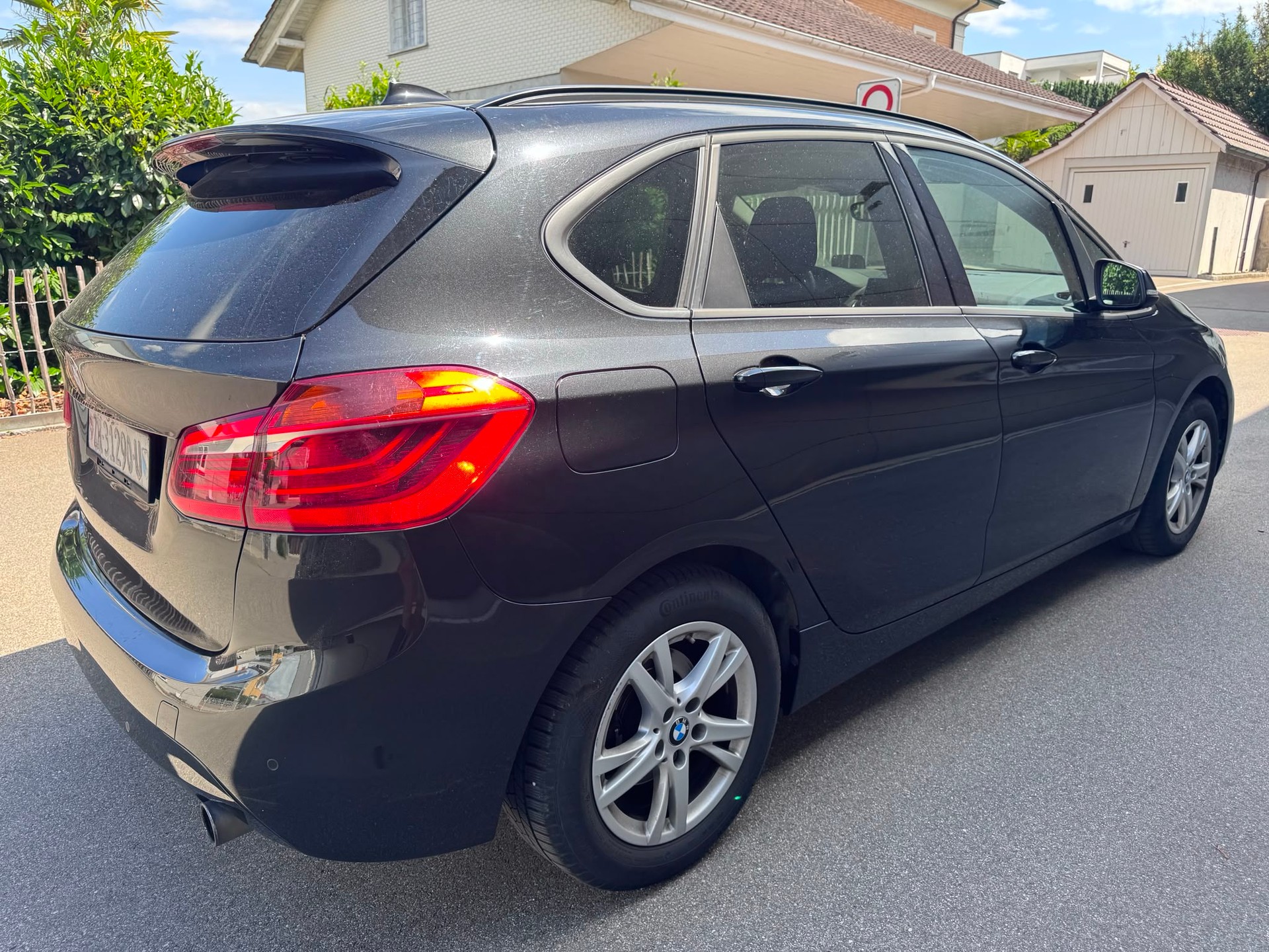BMW 220i Active Tourer Steptronic-image-3