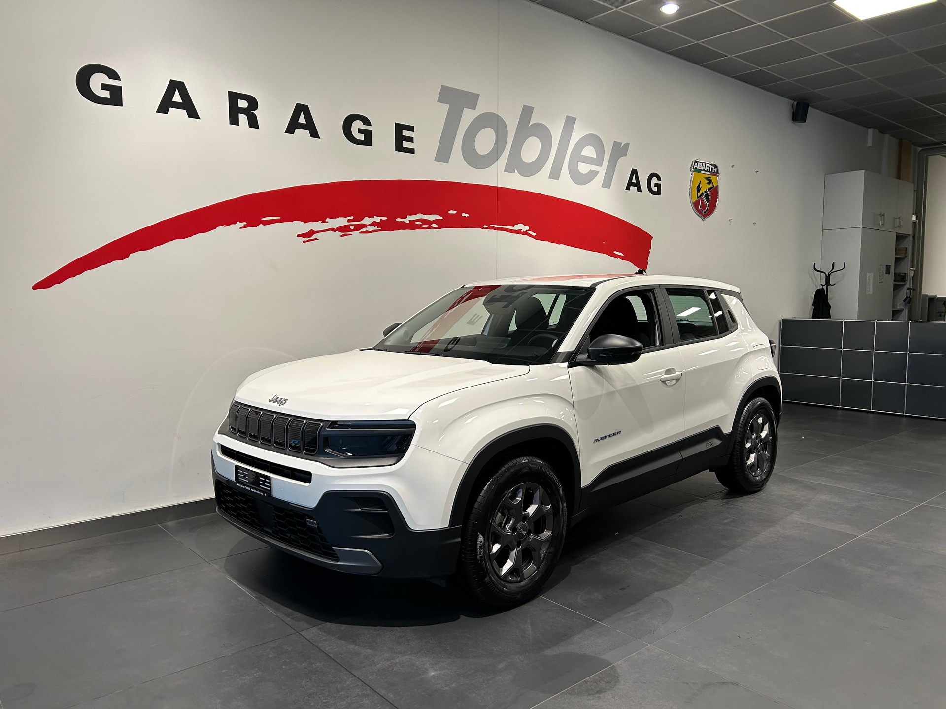 JEEP Avenger 54kWh Longitude-showroom-element-1