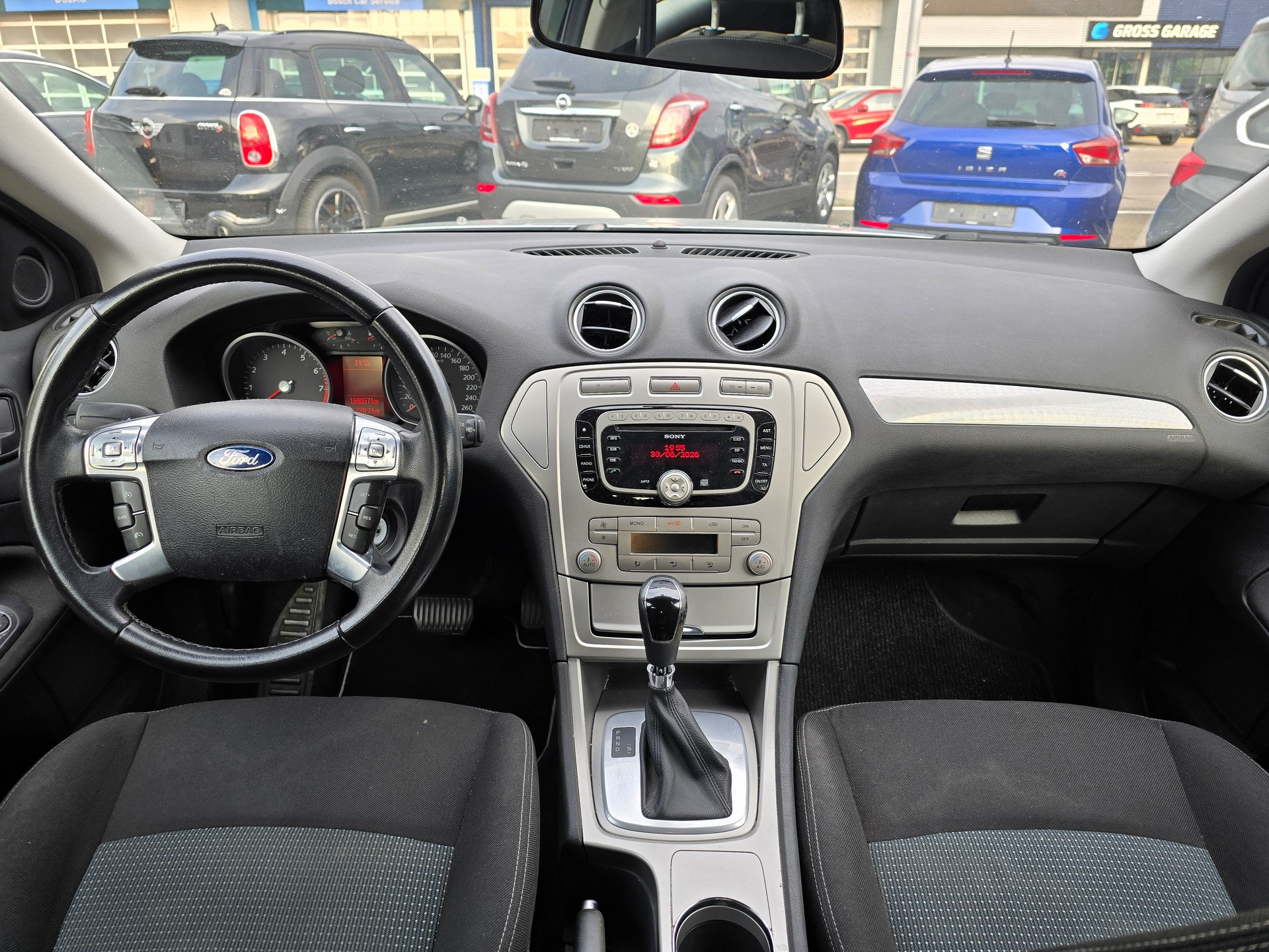 FORD Mondeo 2.0 EcoBoost SCTi Ghia PowerShift-image-1