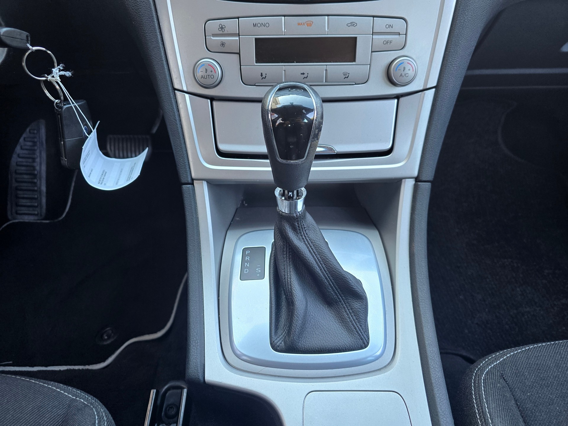 FORD Mondeo 2.0 EcoBoost SCTi Ghia PowerShift-image-14