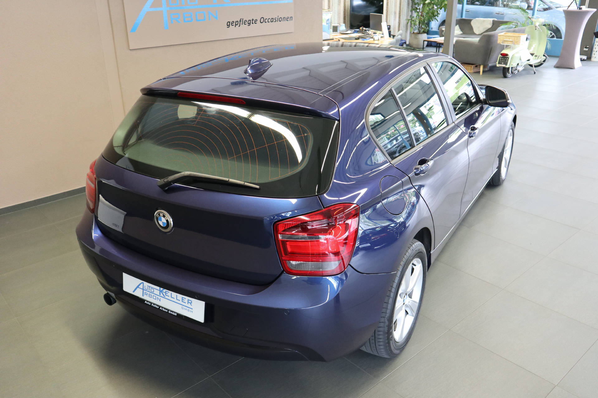 BMW 116i Sport Line-image-6