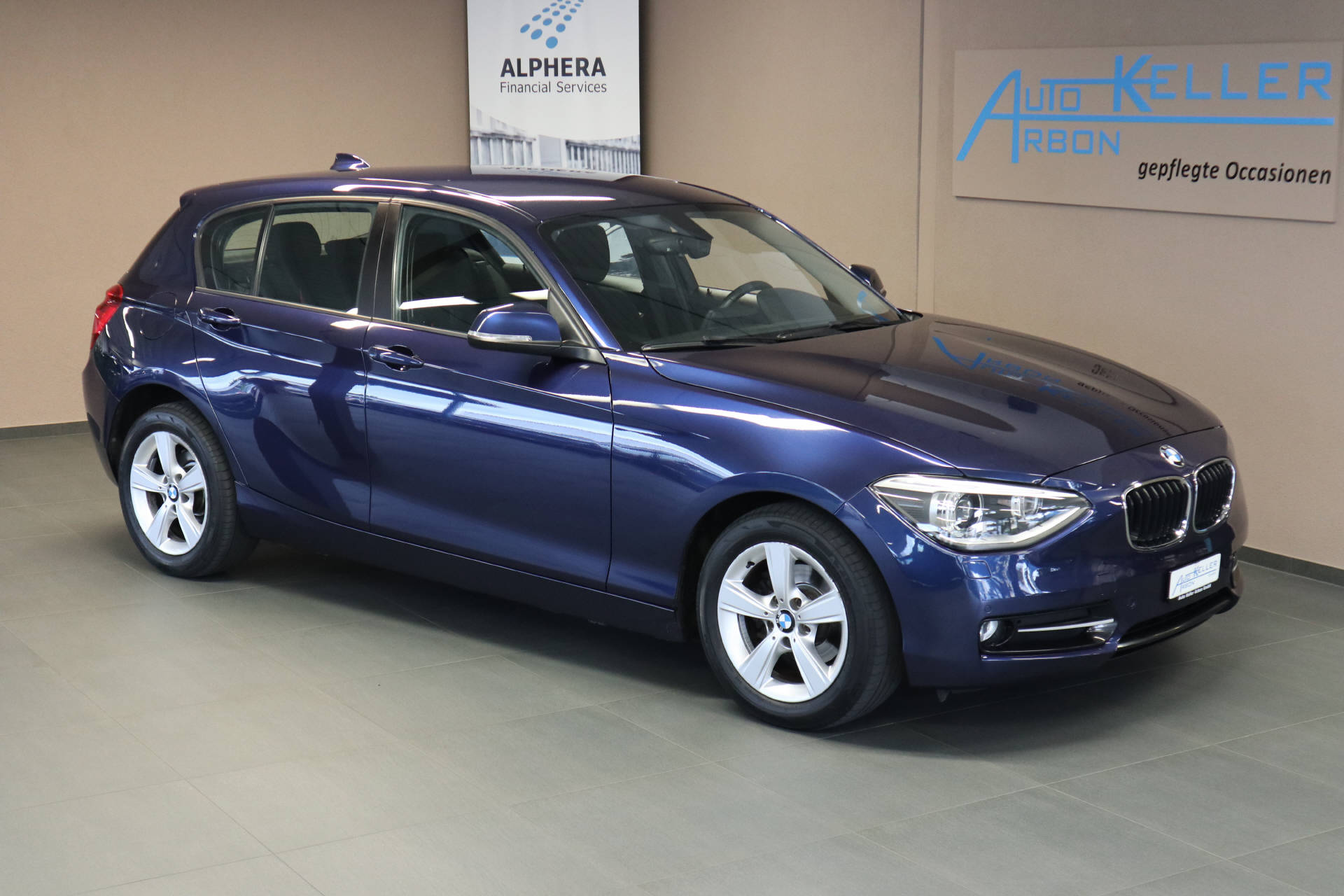 BMW 116i Sport Line-image-1