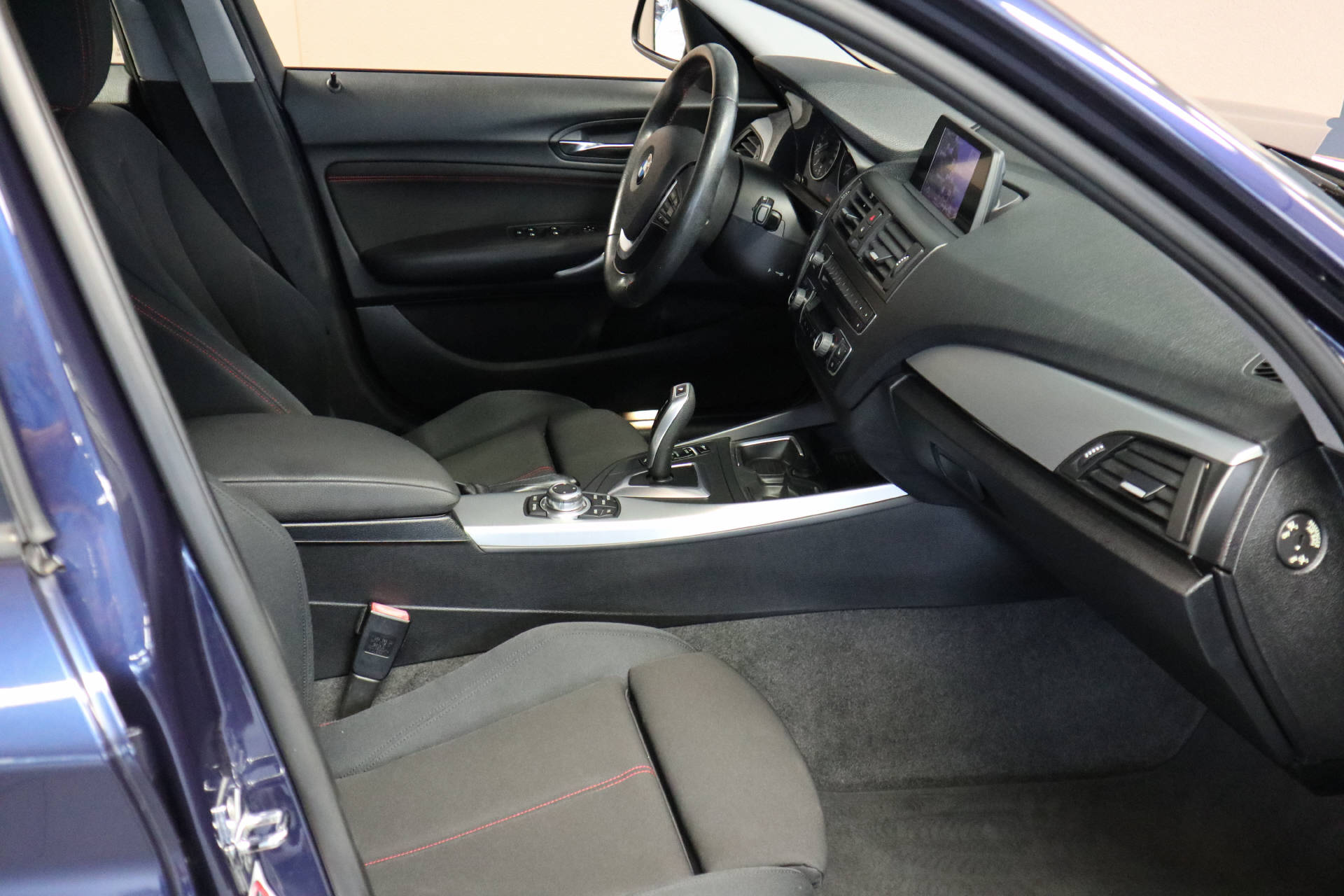BMW 116i Sport Line-image-7