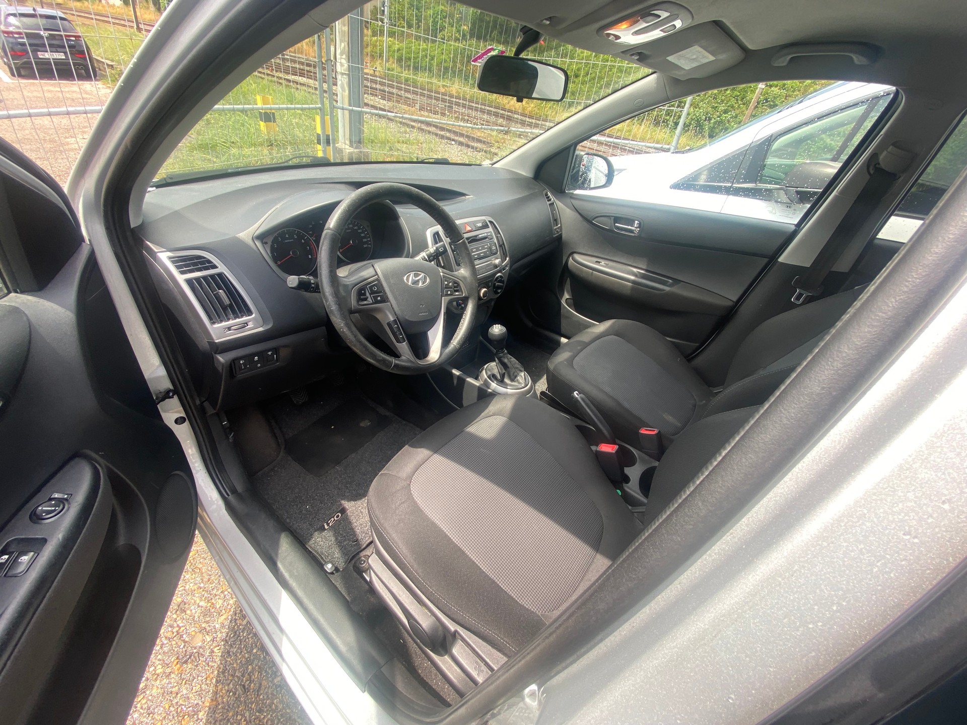 HYUNDAI i20 1.4 Style-image-4
