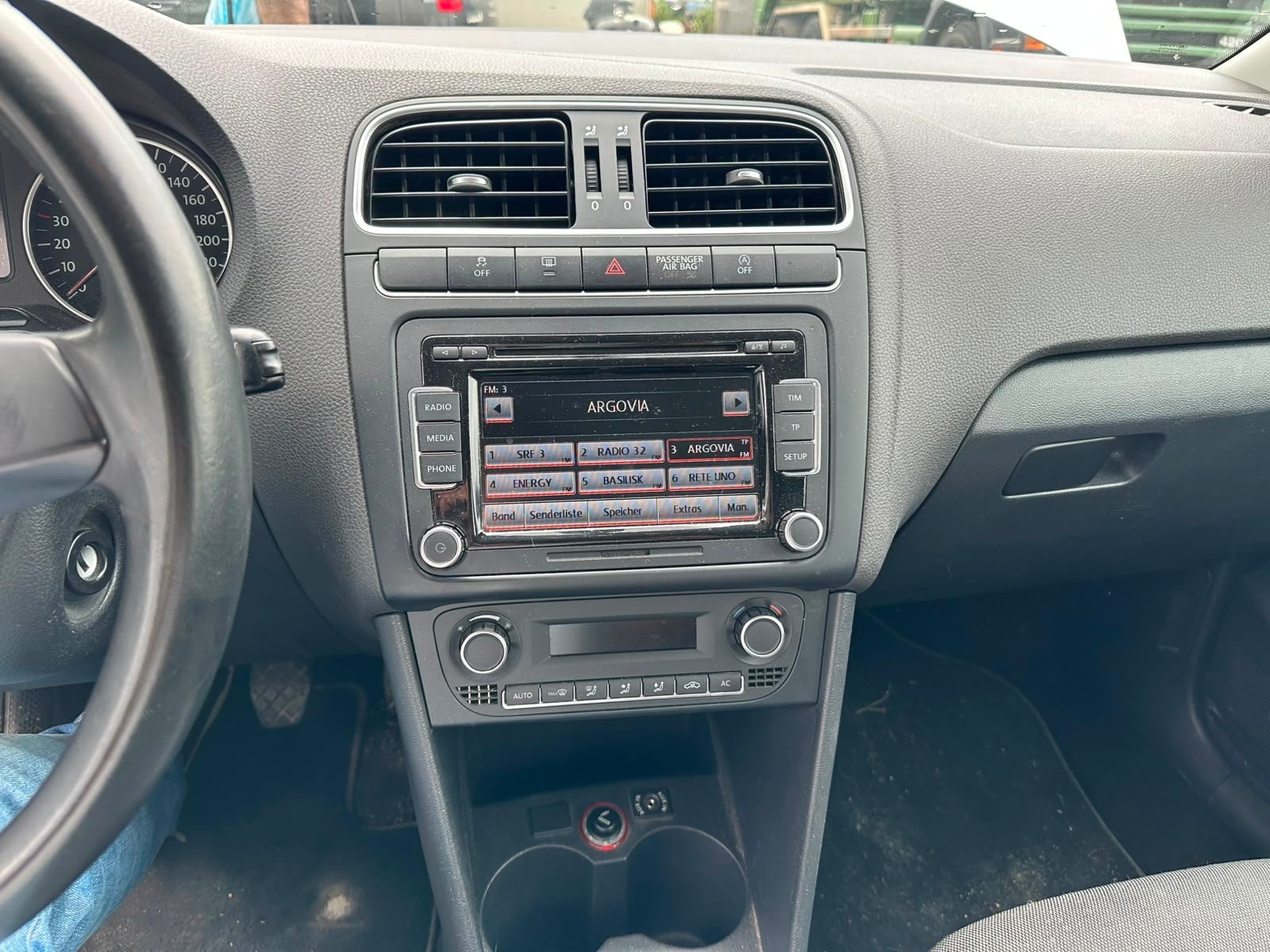 VW Polo 1.2 TSI BlueMotion Technology Highline-image-9