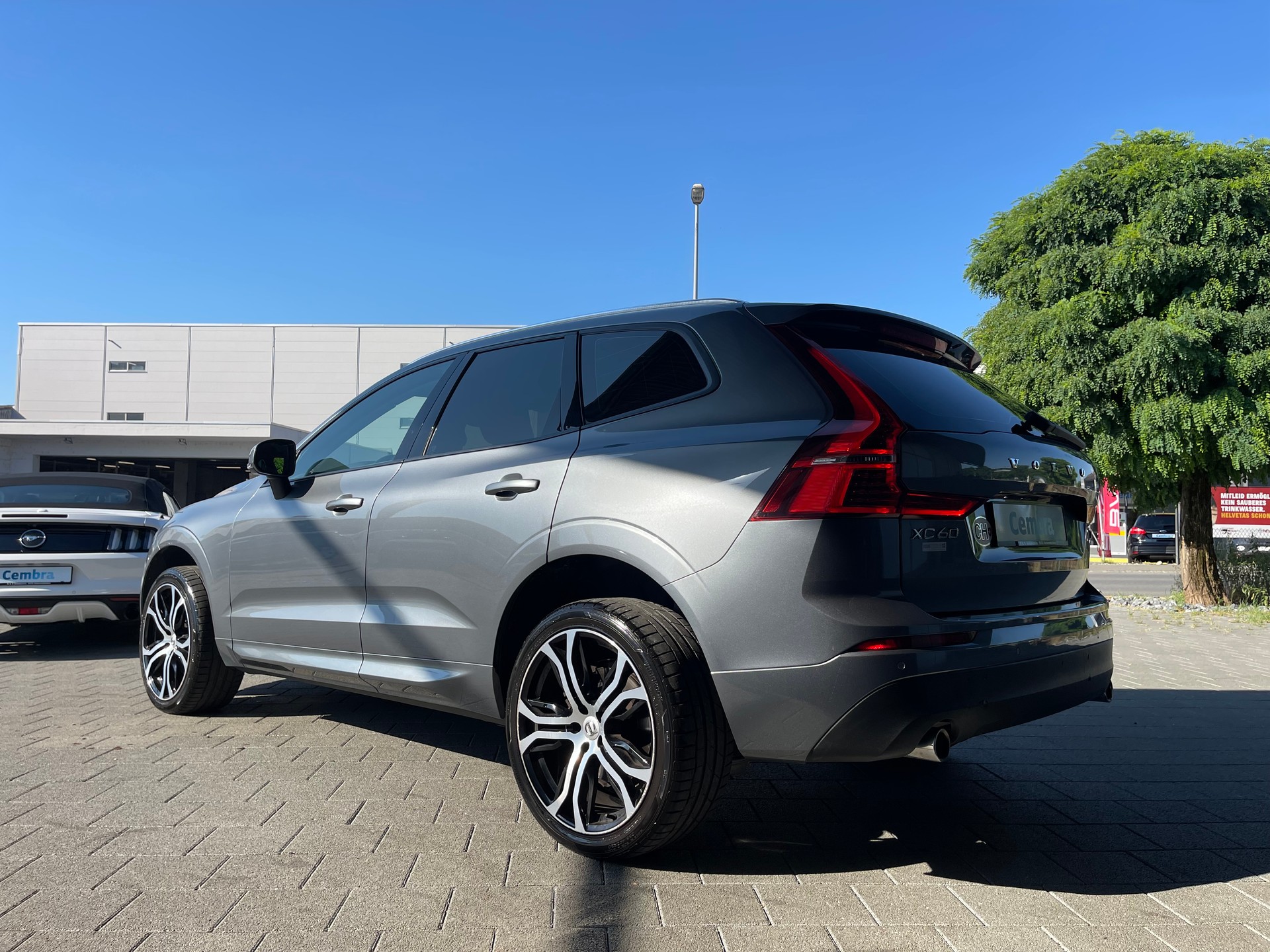 VOLVO XC60 T5 AWD Momentum Geartronic-image-6