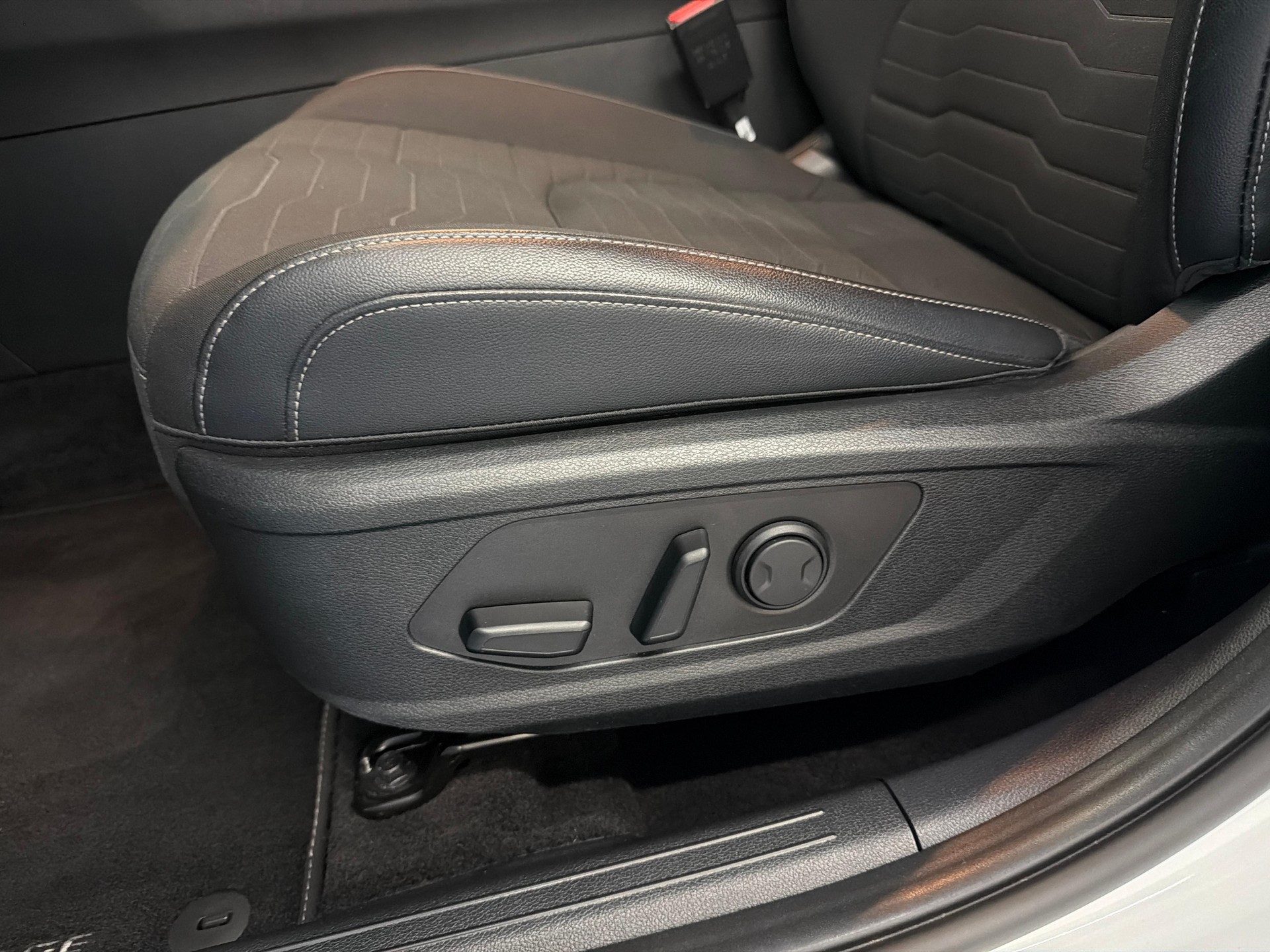KIA Sportage 1.6 T-GDi Hybrid Power Edition-image-10