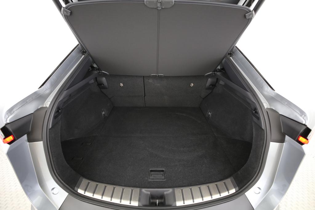 LEXUS RZ 450e Comfort-image-11