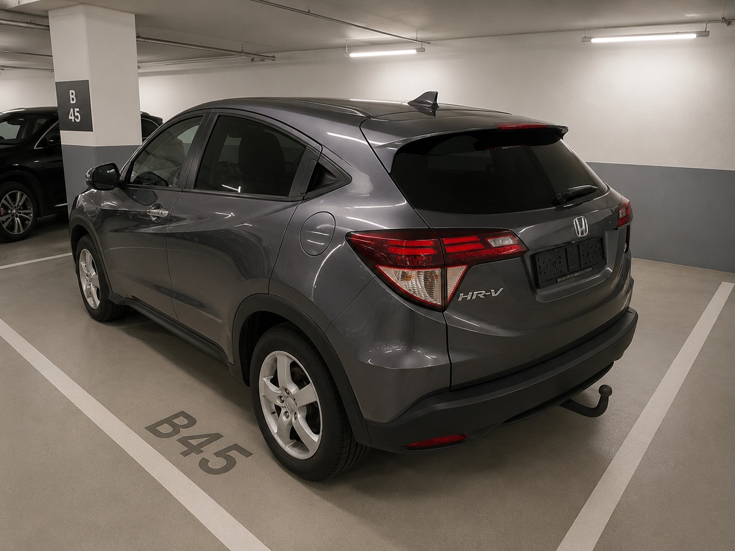 HONDA HR-V 1.6i-DTEC Executive-image-1