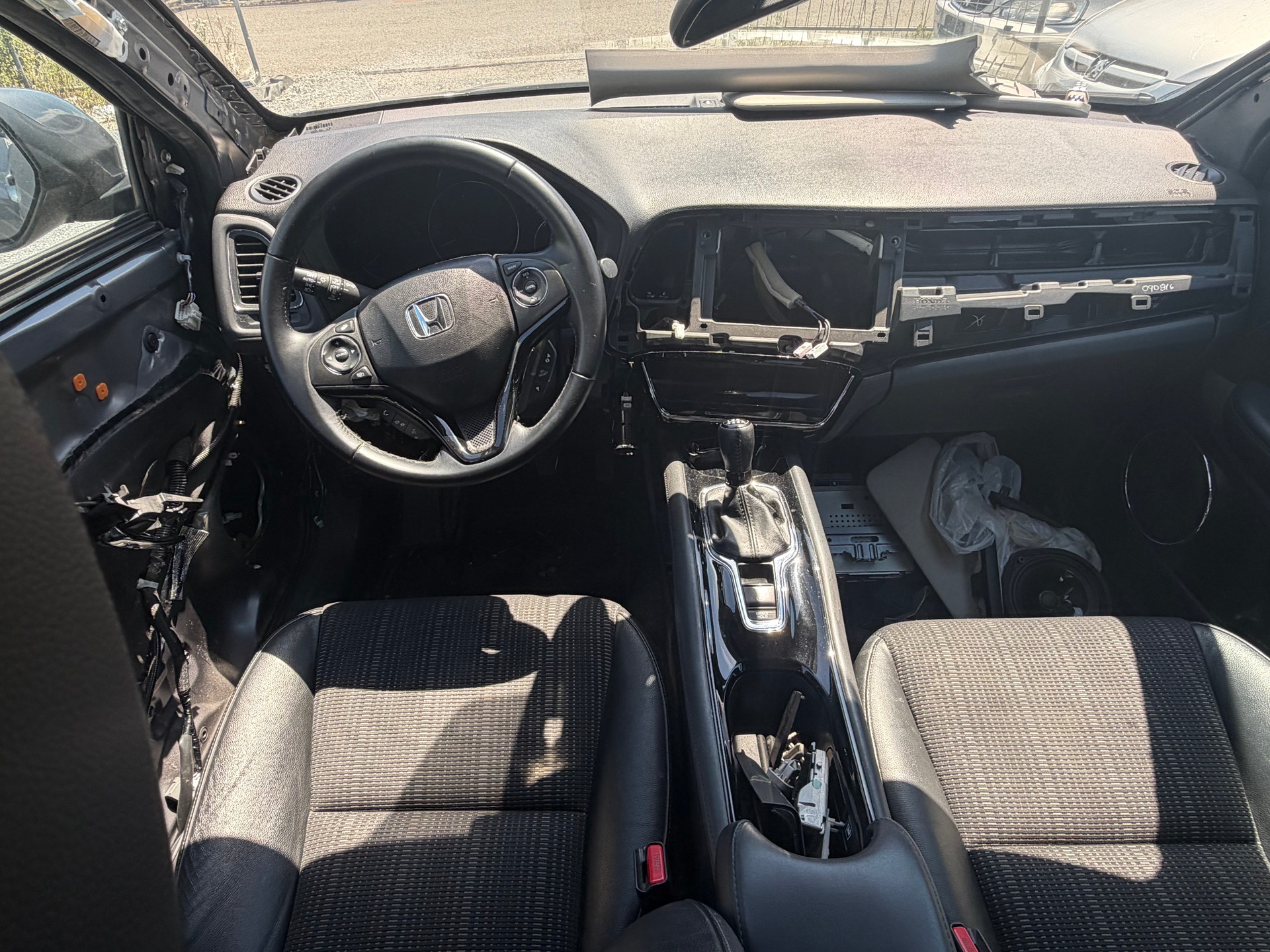 HONDA HR-V 1.6i-DTEC Executive-image-6