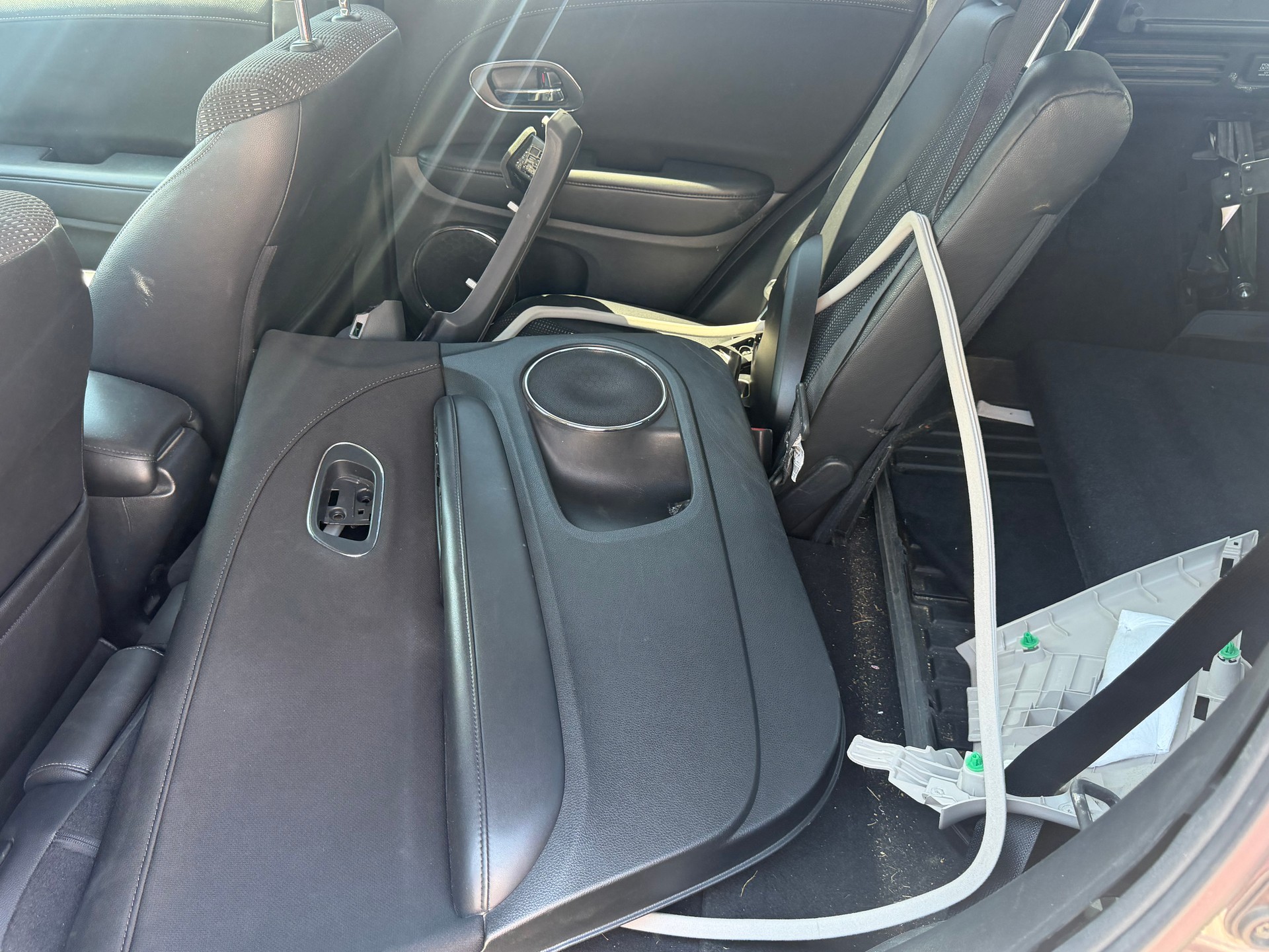 HONDA HR-V 1.6i-DTEC Executive-image-5