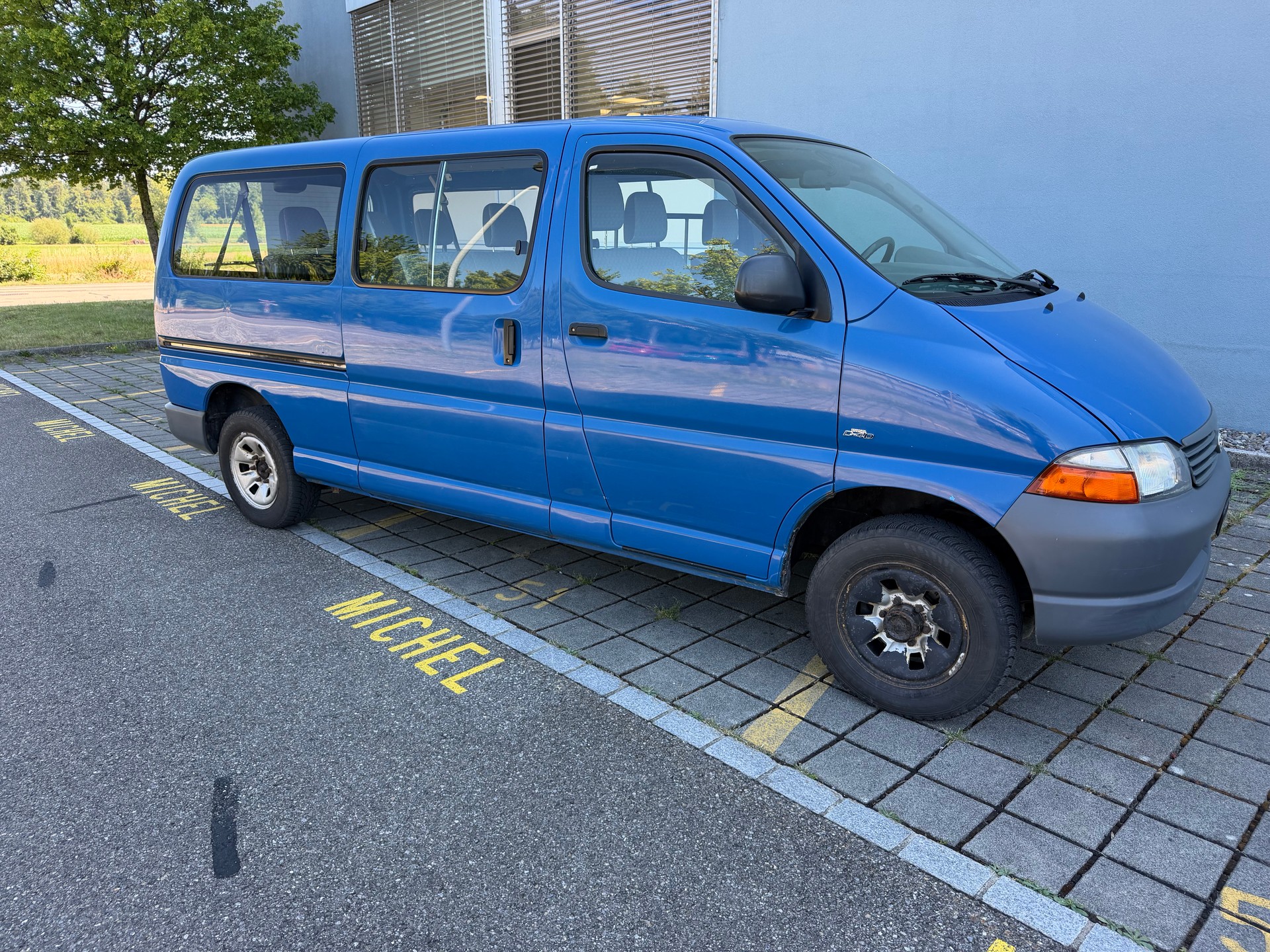 TOYOTA Hiace D-4D LWB 4WD Kombi-image-3