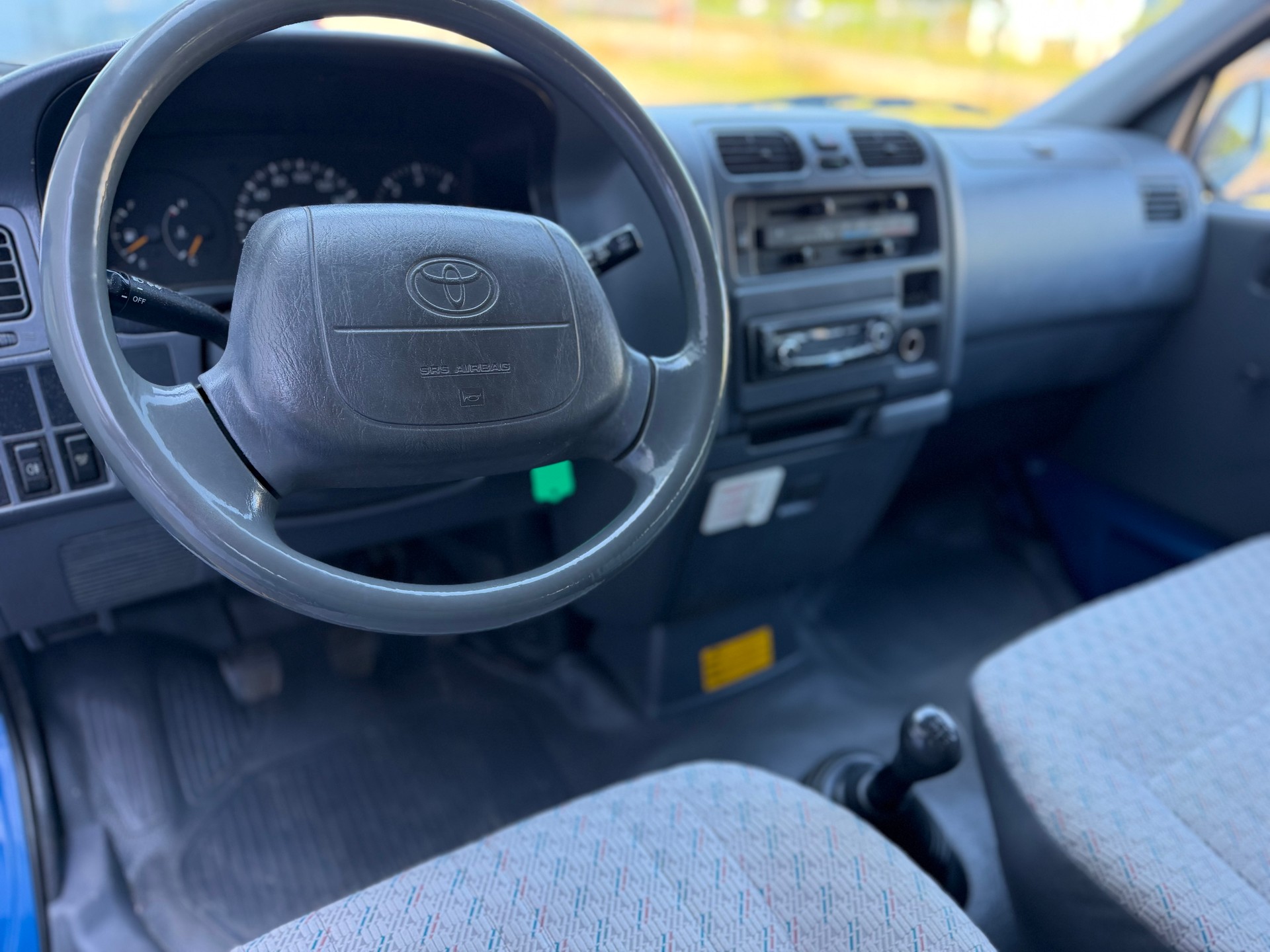 TOYOTA Hiace D-4D LWB 4WD Kombi-image-15