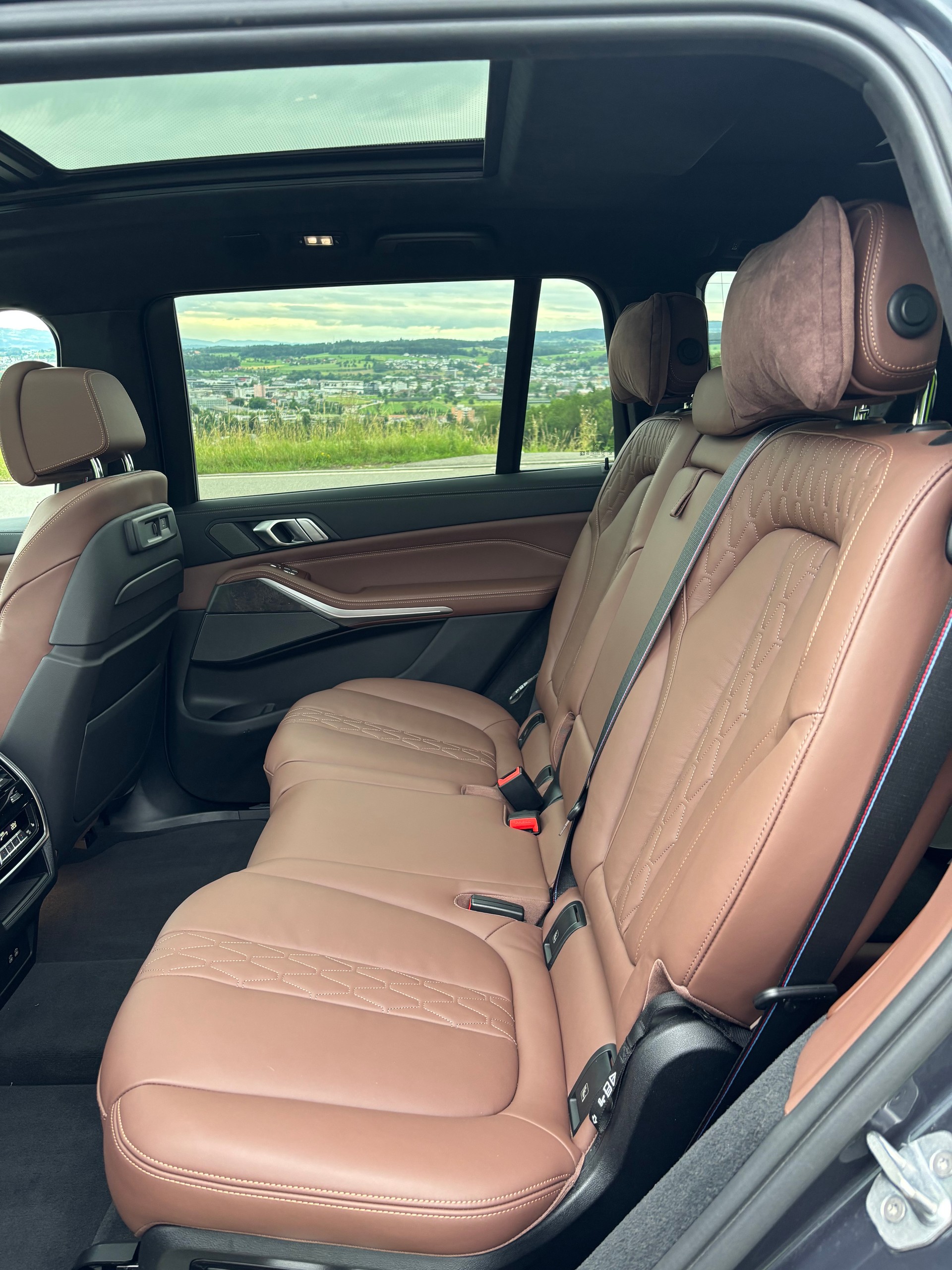 BMW M50i-image-5