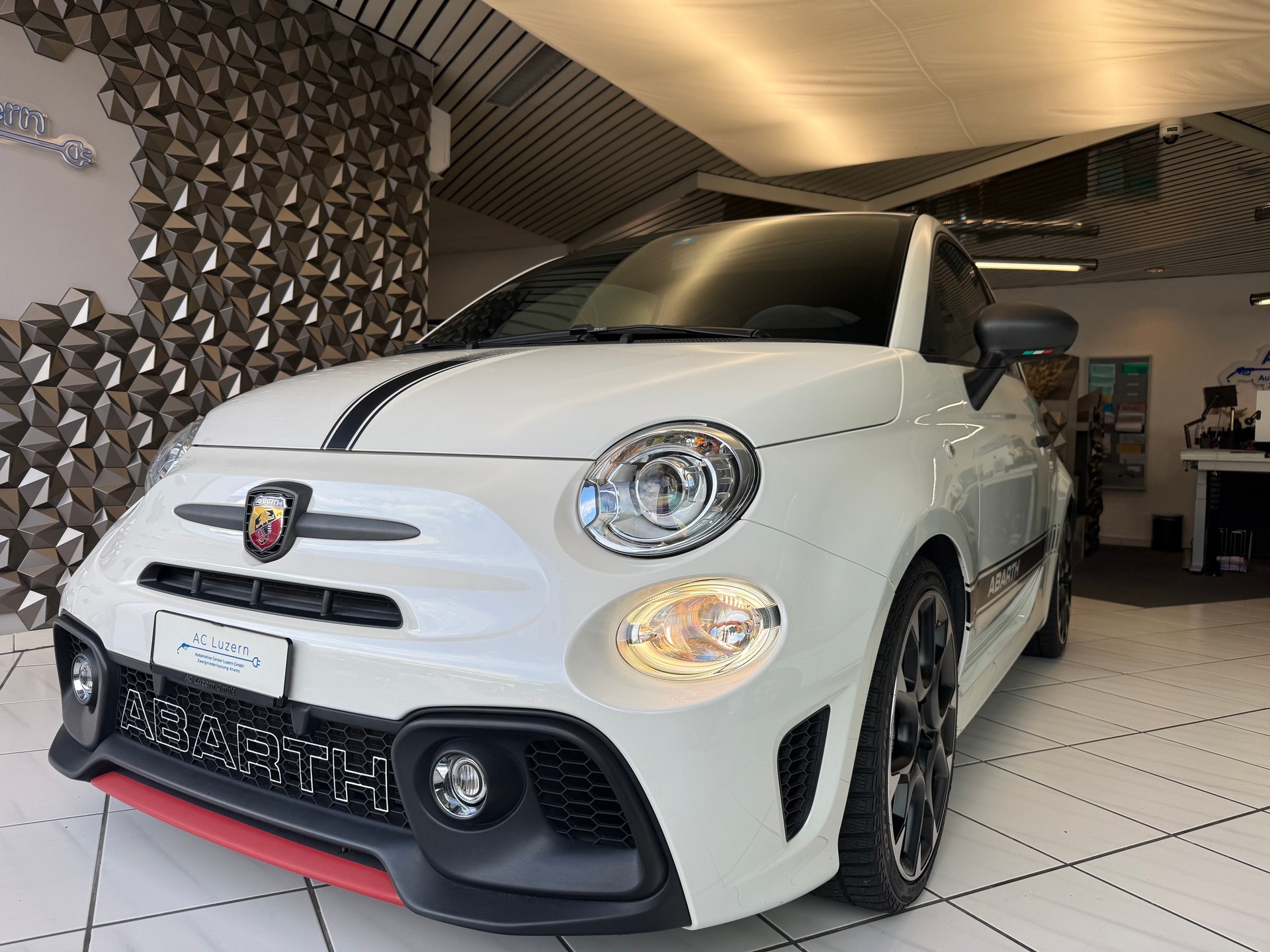 FIAT 595 1.4 16V Turbo Abarth Competizione Dualogic-image-0