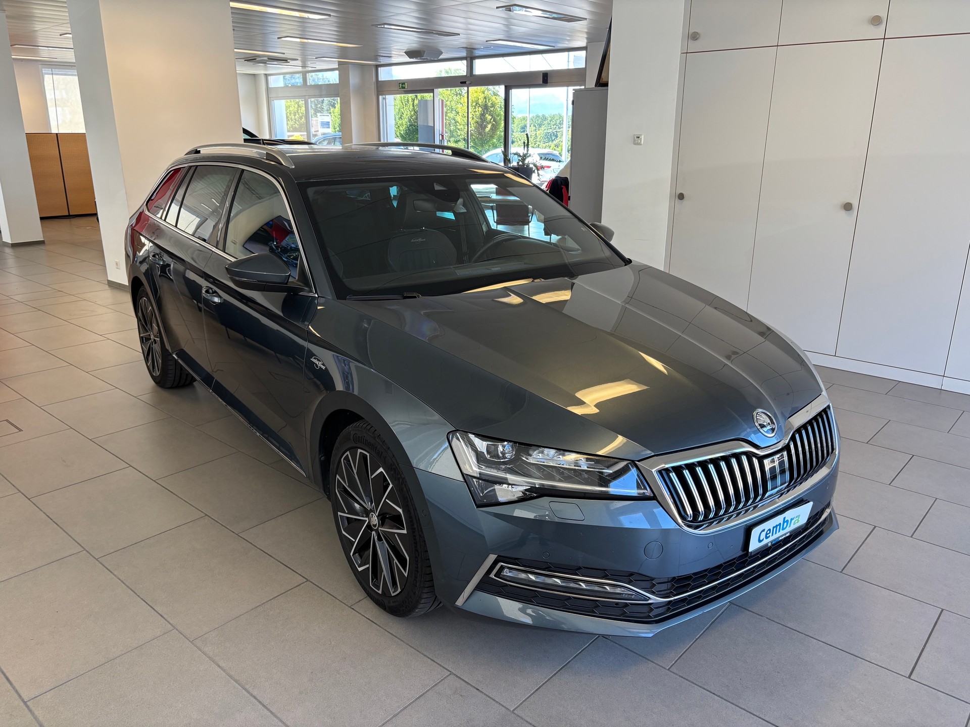 SKODA Superb Combi 2.0 TDi L&K 4x4 DSG-image-1