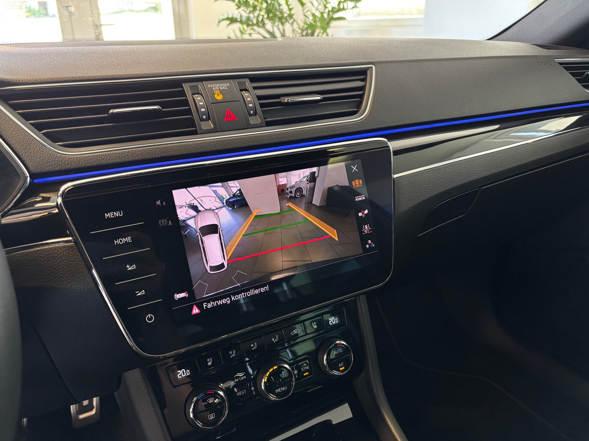 SKODA Superb Combi 2.0 TDi L&K 4x4 DSG-image-15