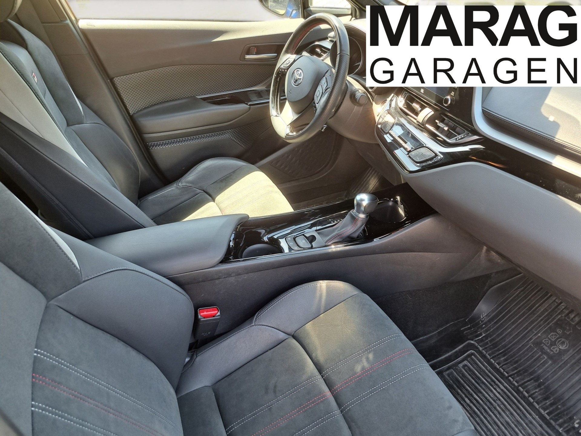 TOYOTA C-HR 2.0 HSD CVT GR Sport-image-4