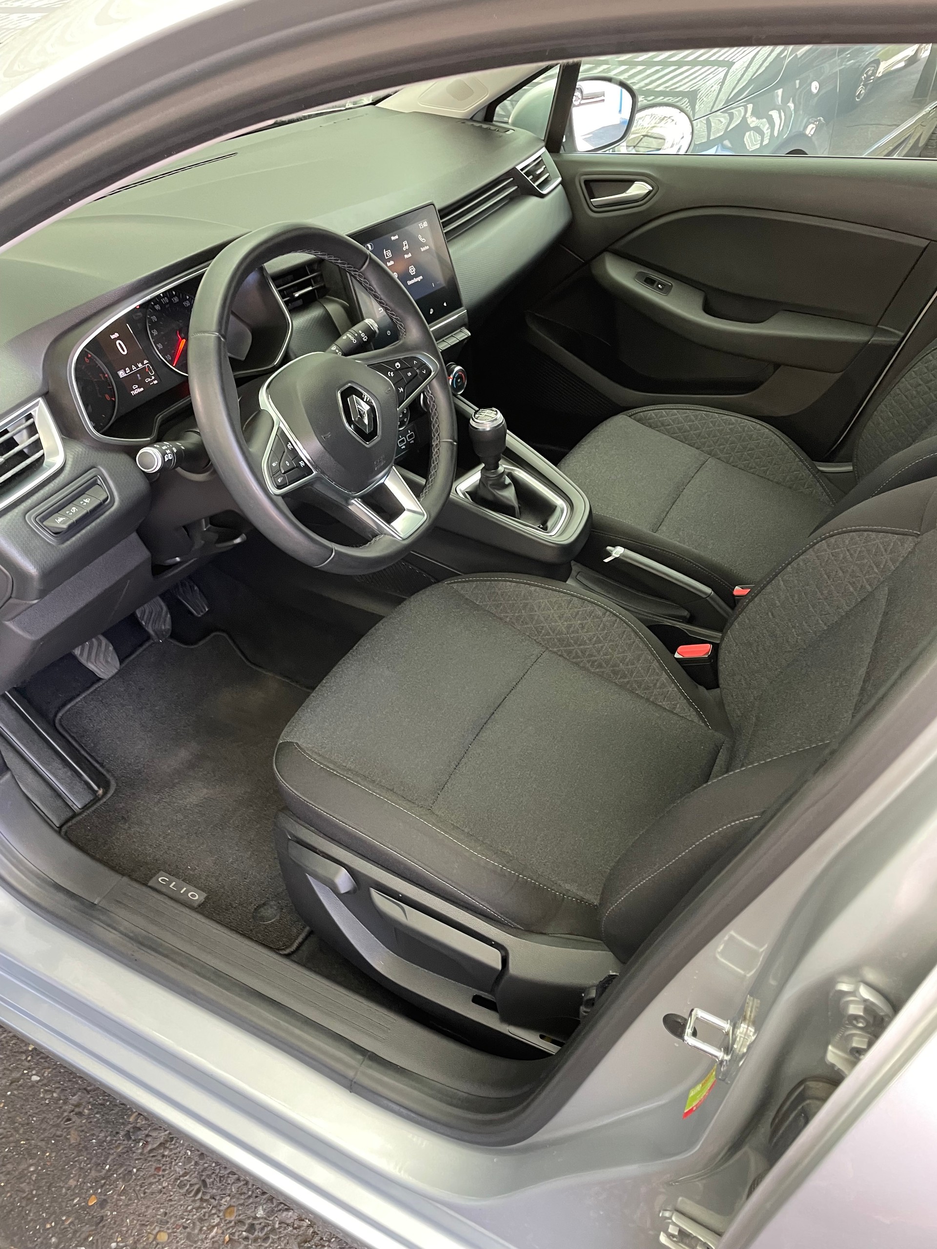 RENAULT Clio 1.0 Zen-image-6