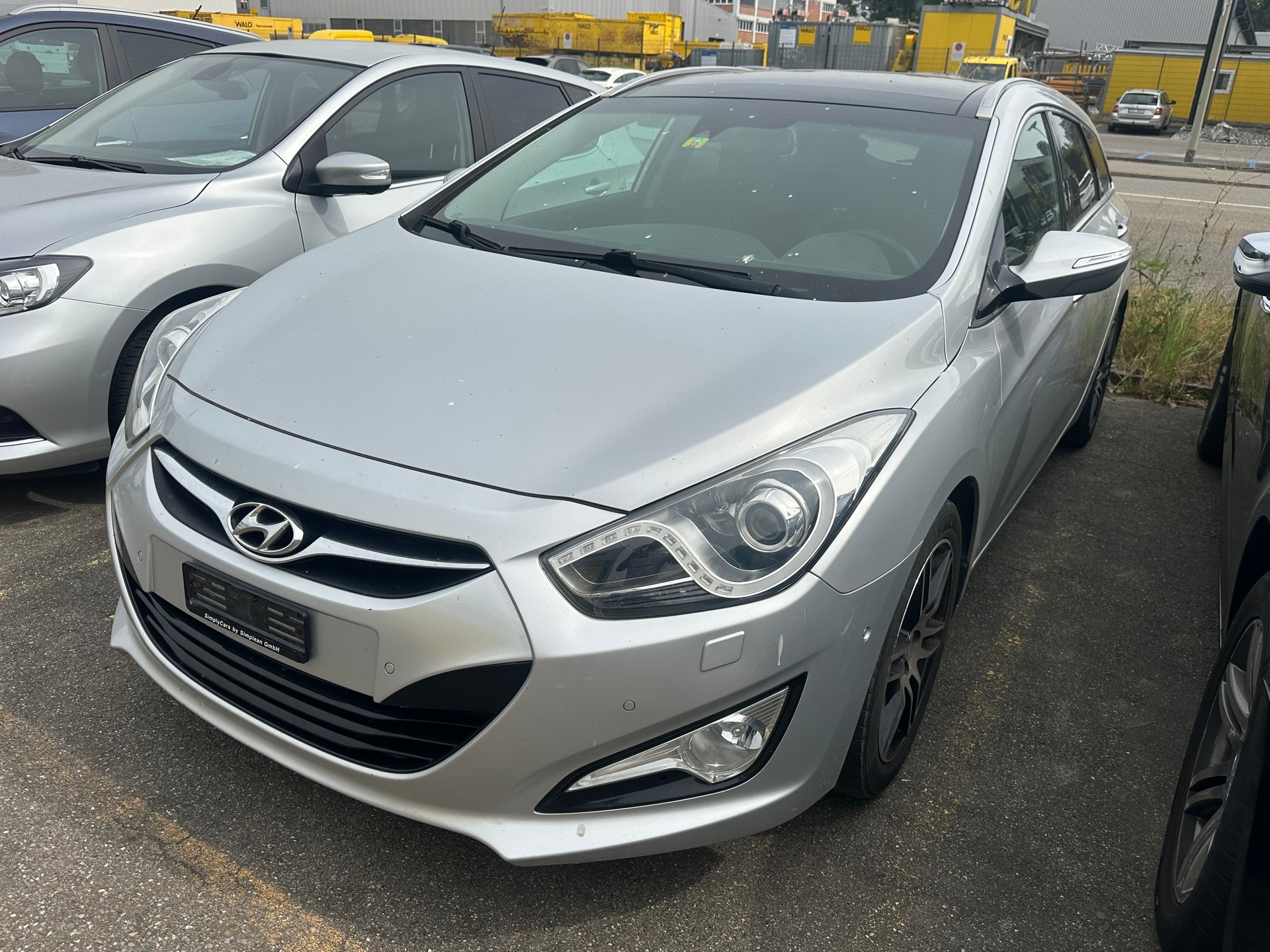 HYUNDAI i40 Wagon 2.0 GDi Style Automatic-image-2
