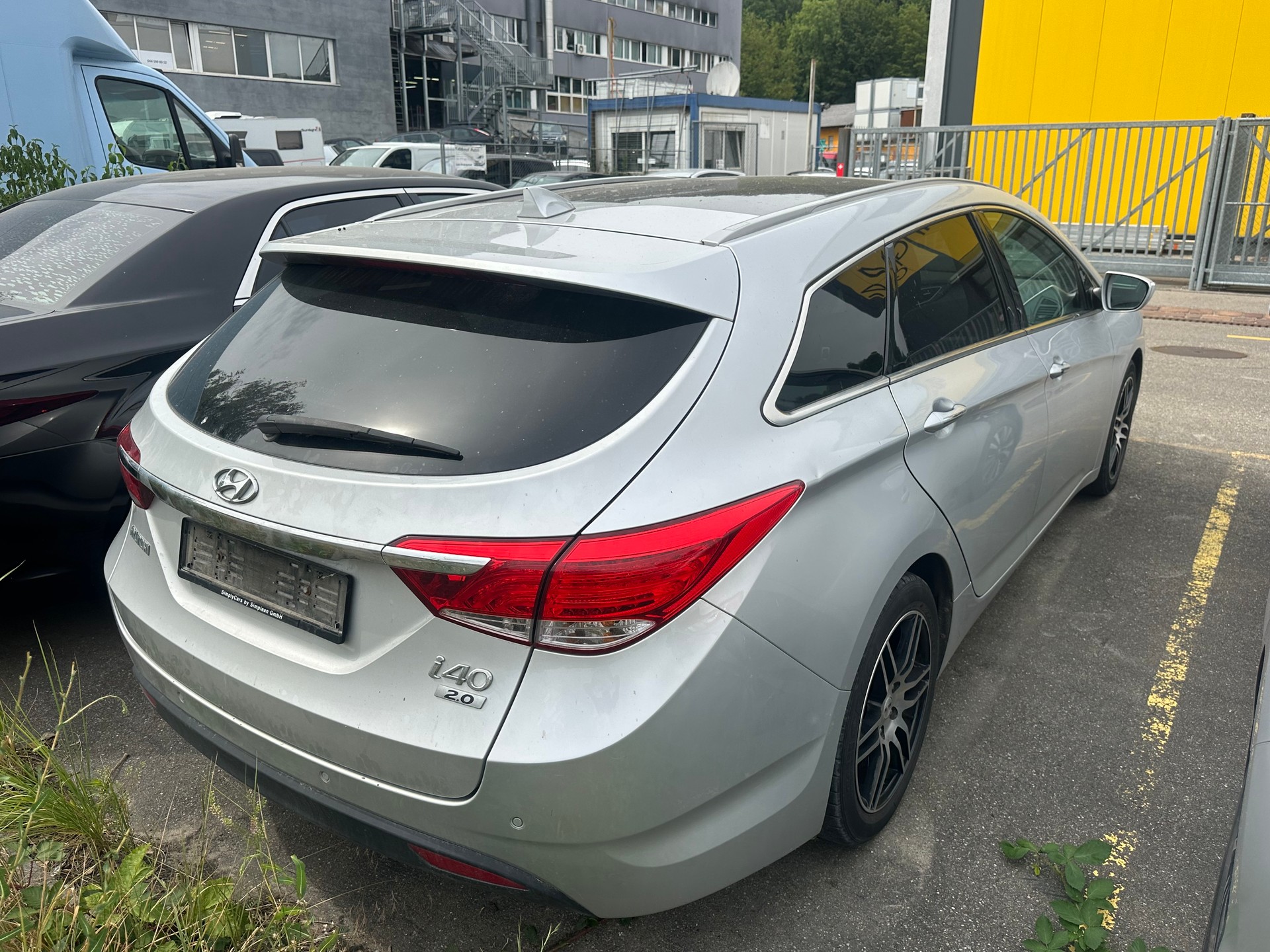 HYUNDAI i40 Wagon 2.0 GDi Style Automatic-image-3
