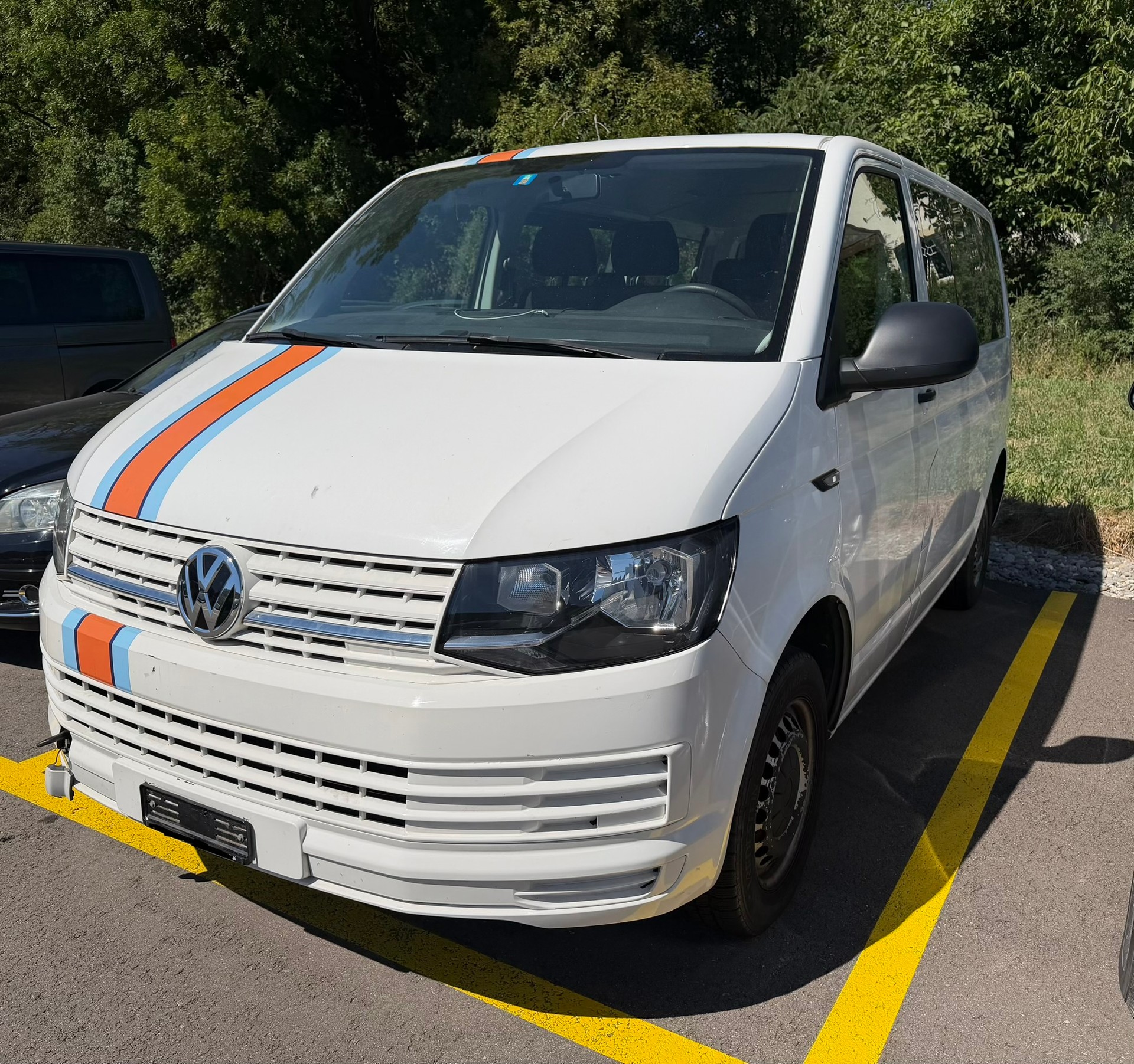 VW T6 Caravelle 2.0 TDI Trendline LWB-image-0