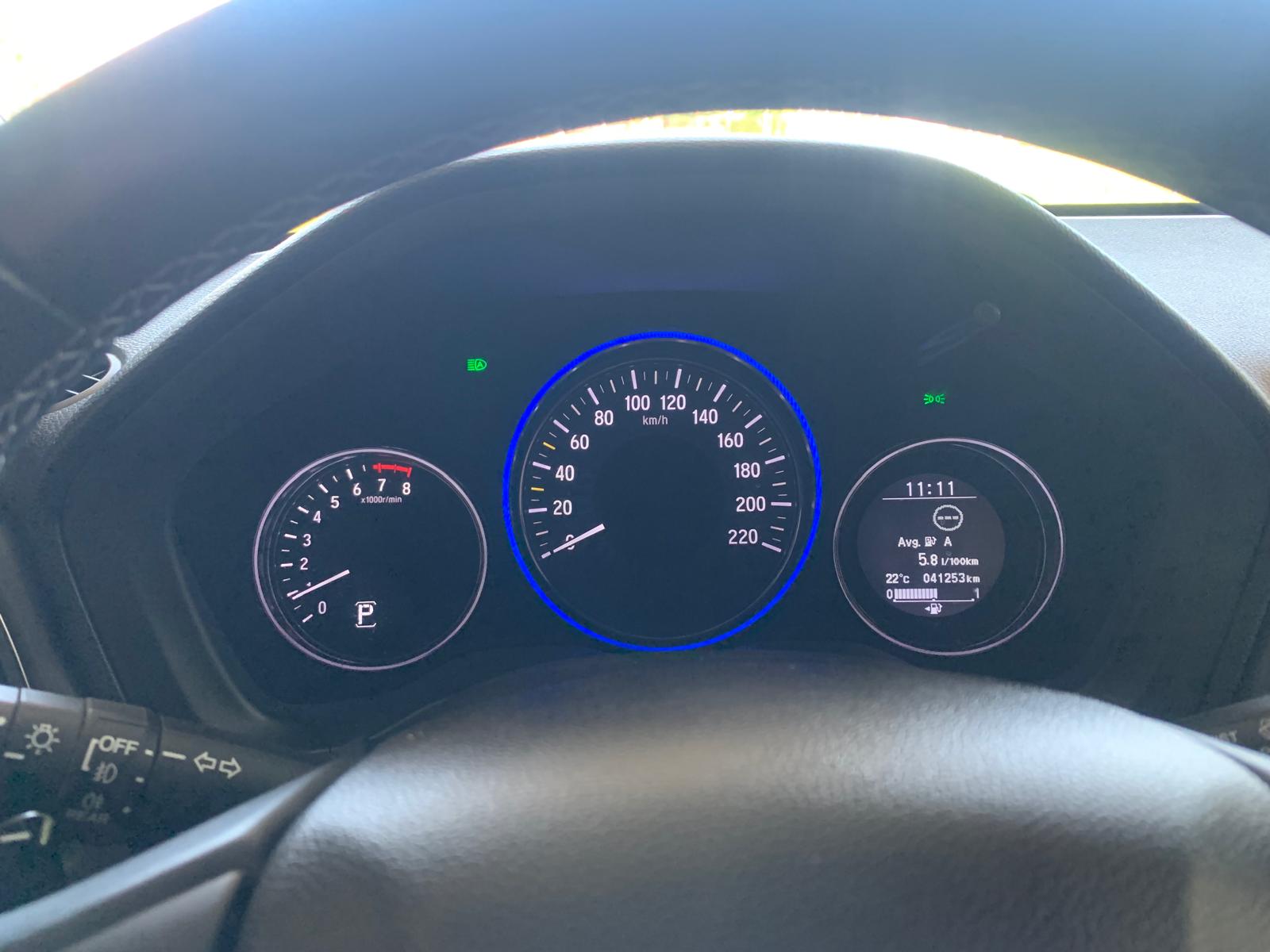 HONDA HR-V 1.5i-VTEC Executive-image-7