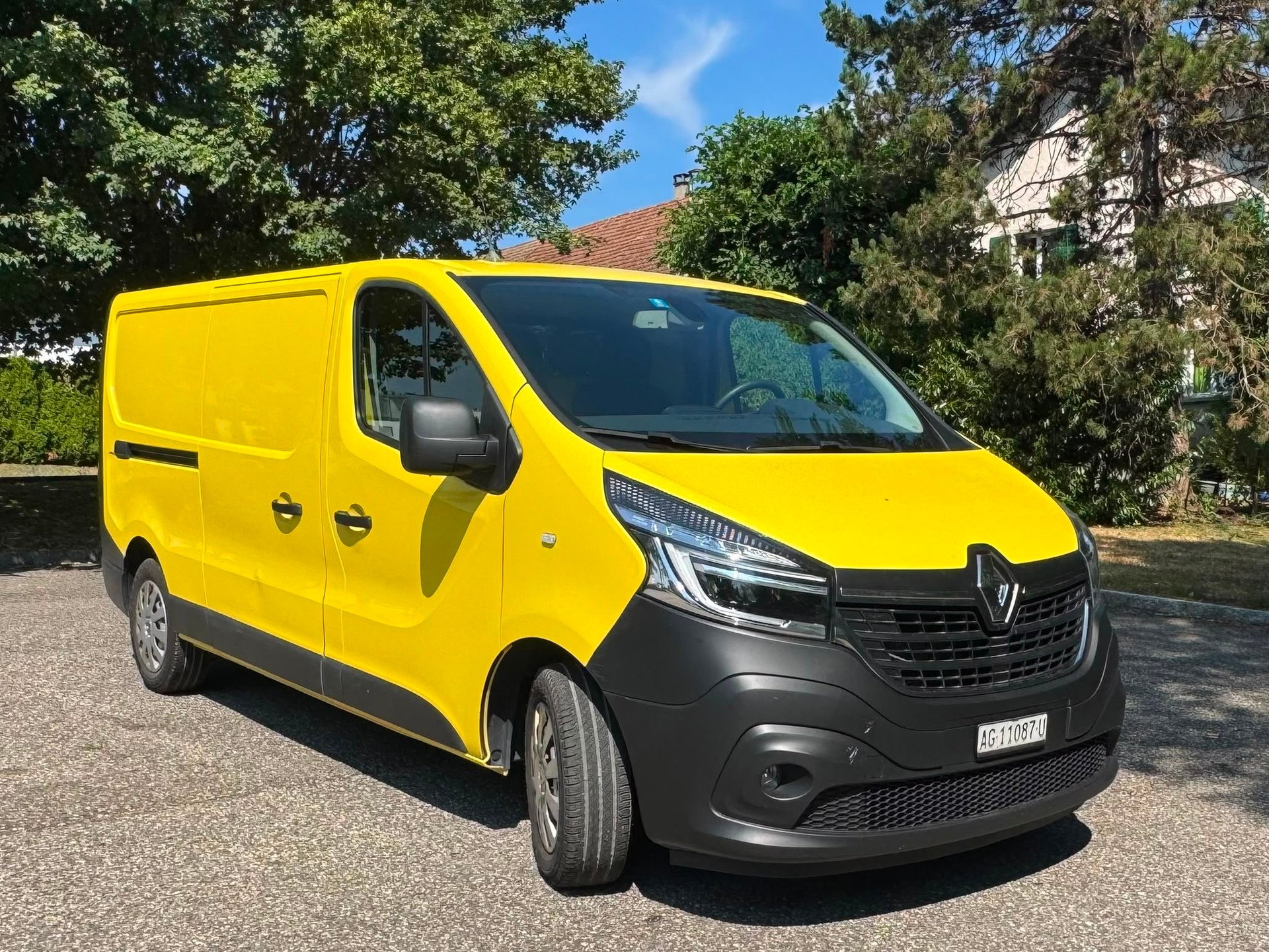 RENAULT Trafic 2.0 Energy dCi 120 3.0t Business L2H1-image-10