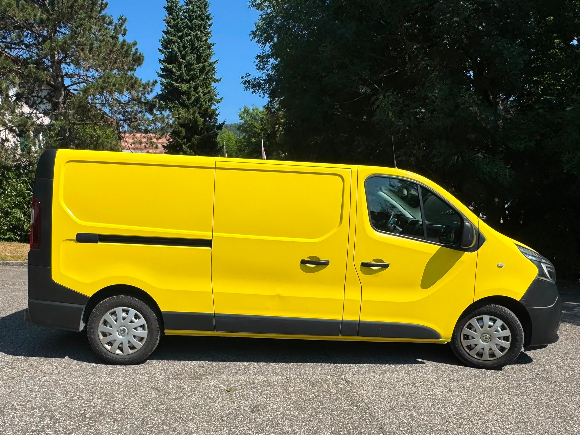RENAULT Trafic 2.0 Energy dCi 120 3.0t Business L2H1-image-6
