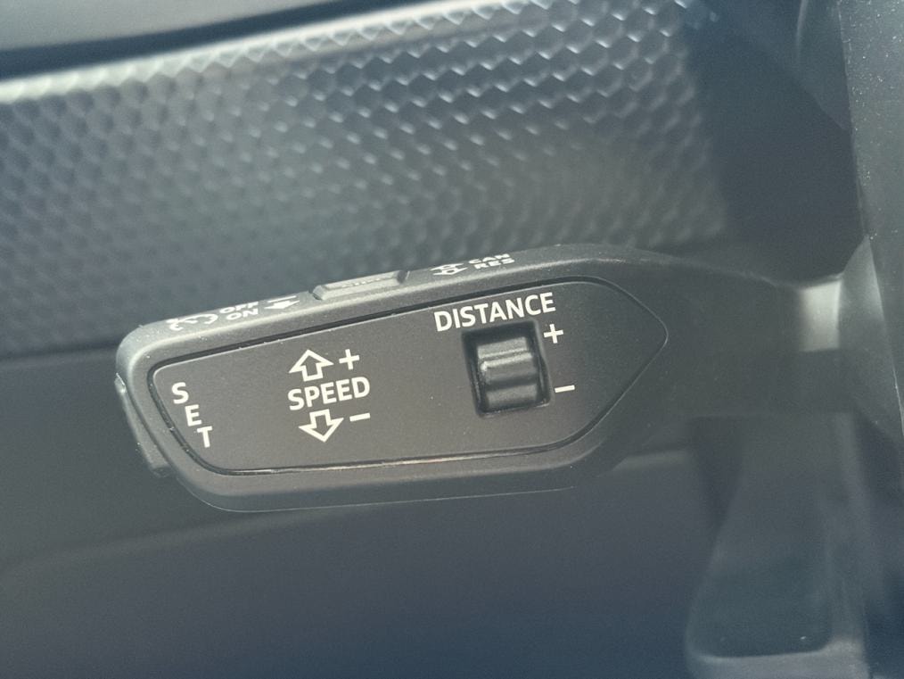 AUDI A1 Sportback 30 TFSI Attraction S-tronic-image-4