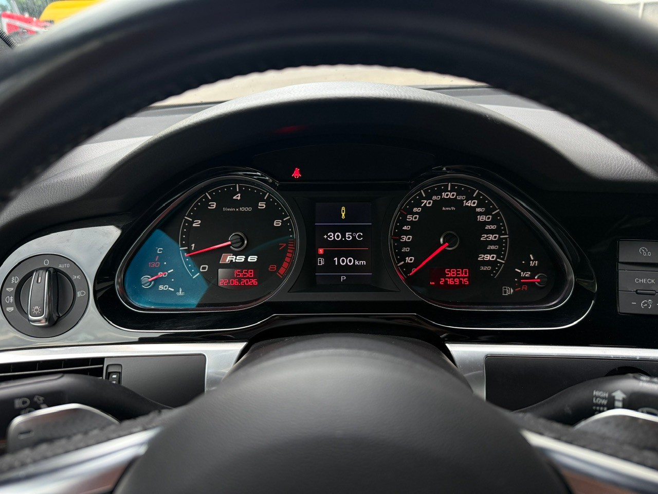 AUDI RS6 Avant 5.0 TFSI V10 quattro tiptronic-image-15