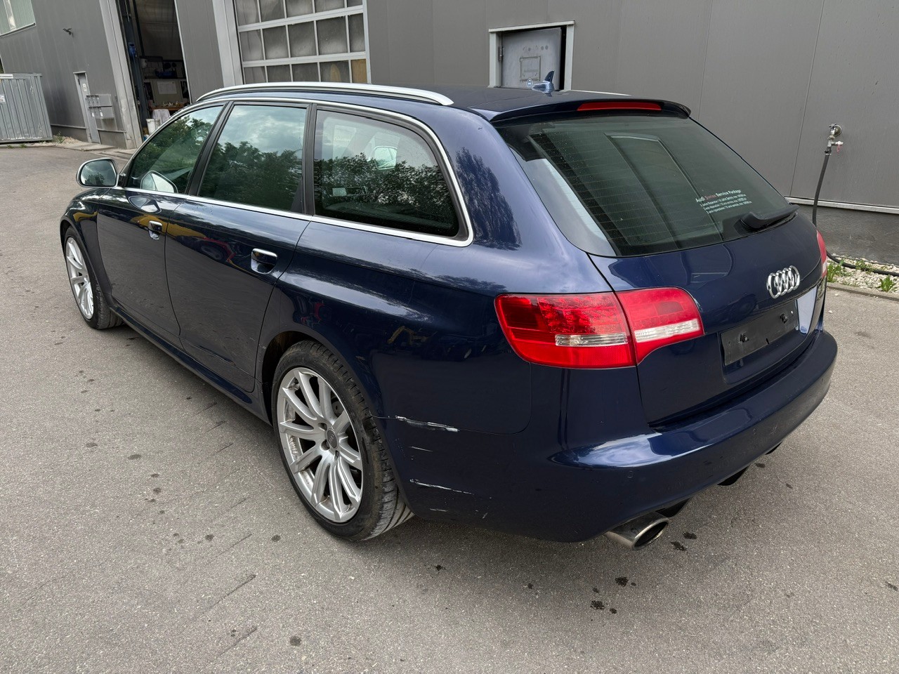 AUDI RS6 Avant 5.0 TFSI V10 quattro tiptronic-image-4