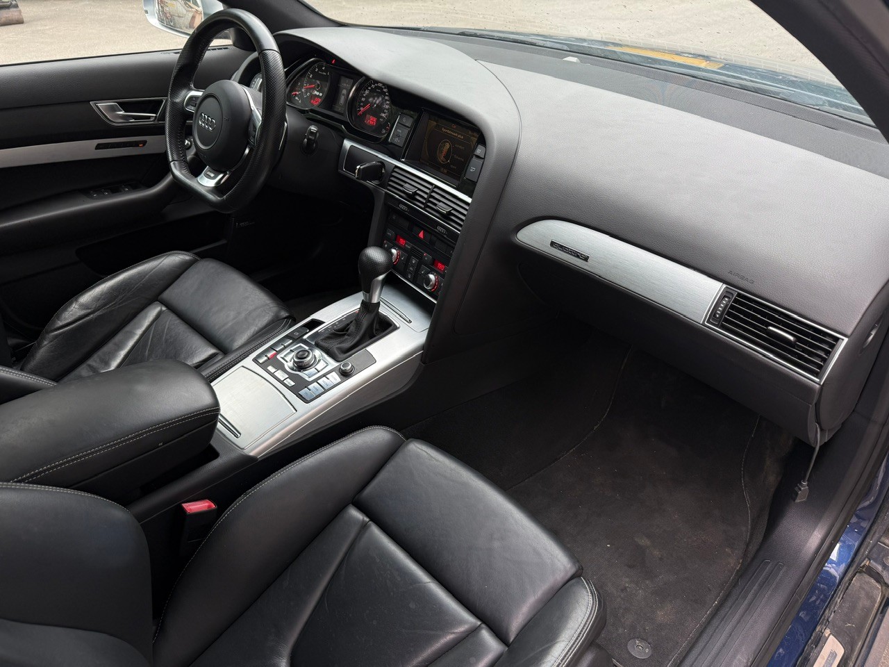 AUDI RS6 Avant 5.0 TFSI V10 quattro tiptronic-image-11
